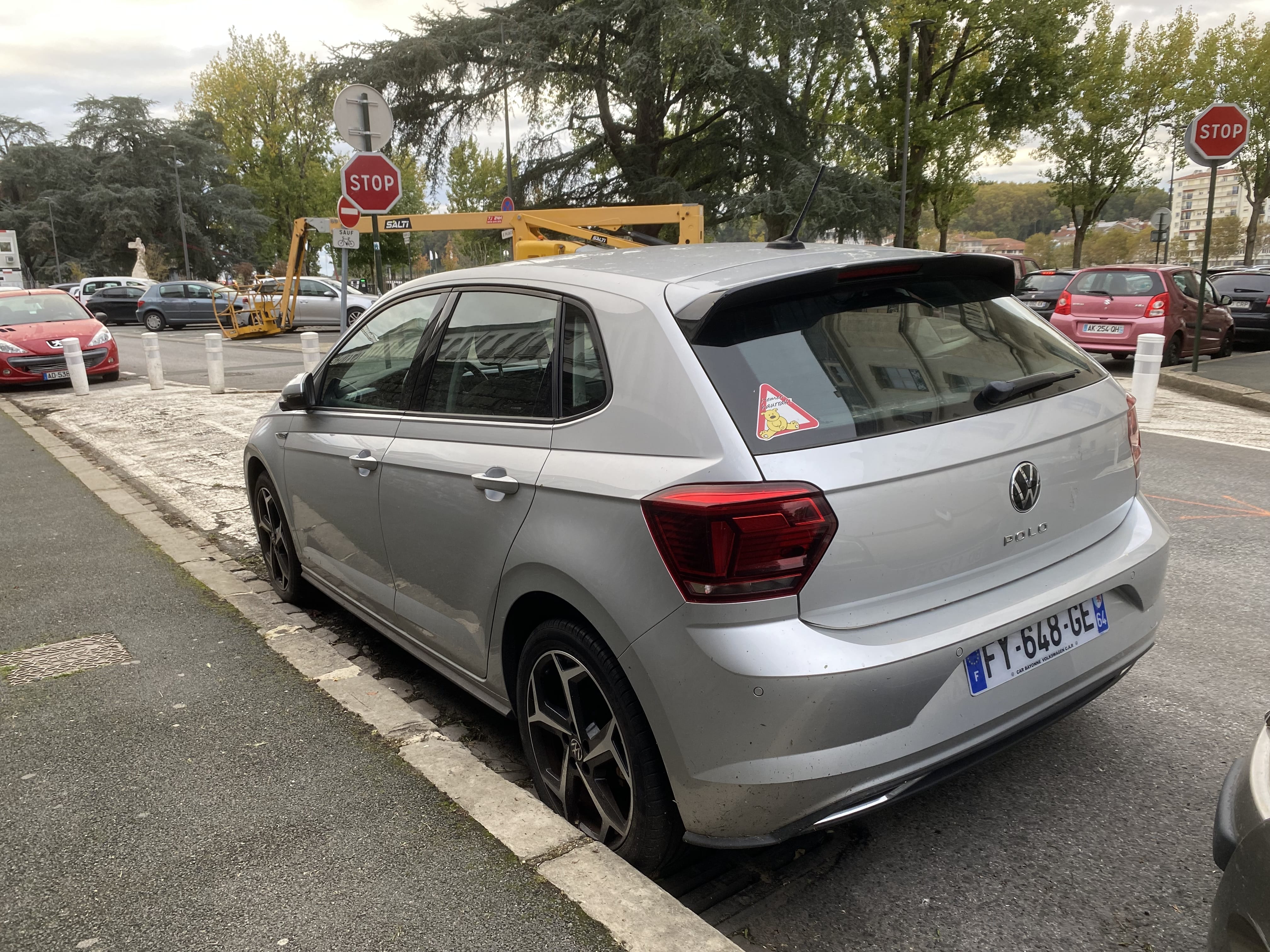 Volkswagen Polo R-Line 40L avec GPS