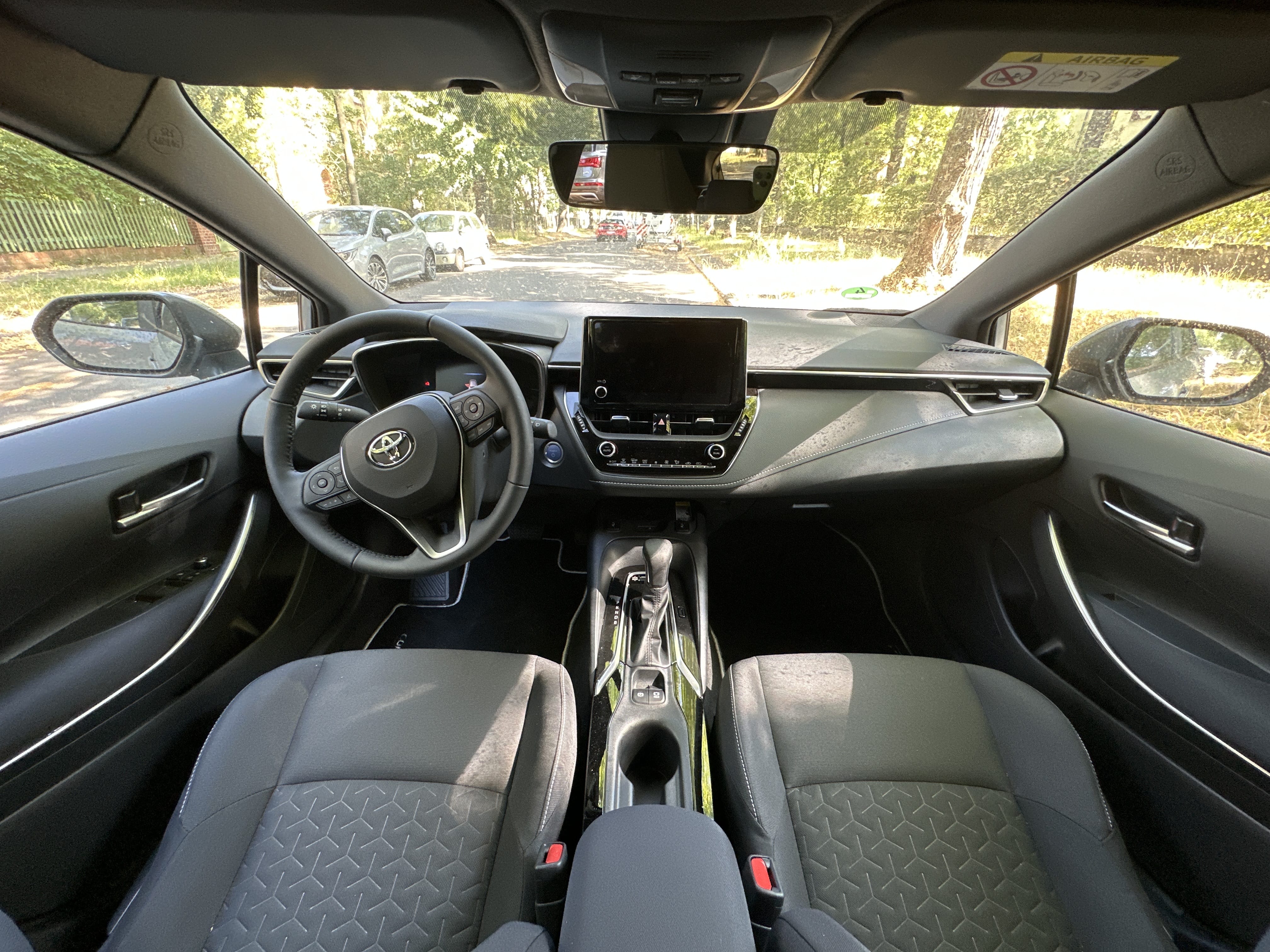Toyota Corolla Hybrid Sport - Mitte/Checkpoint Charly mit Tempomat
