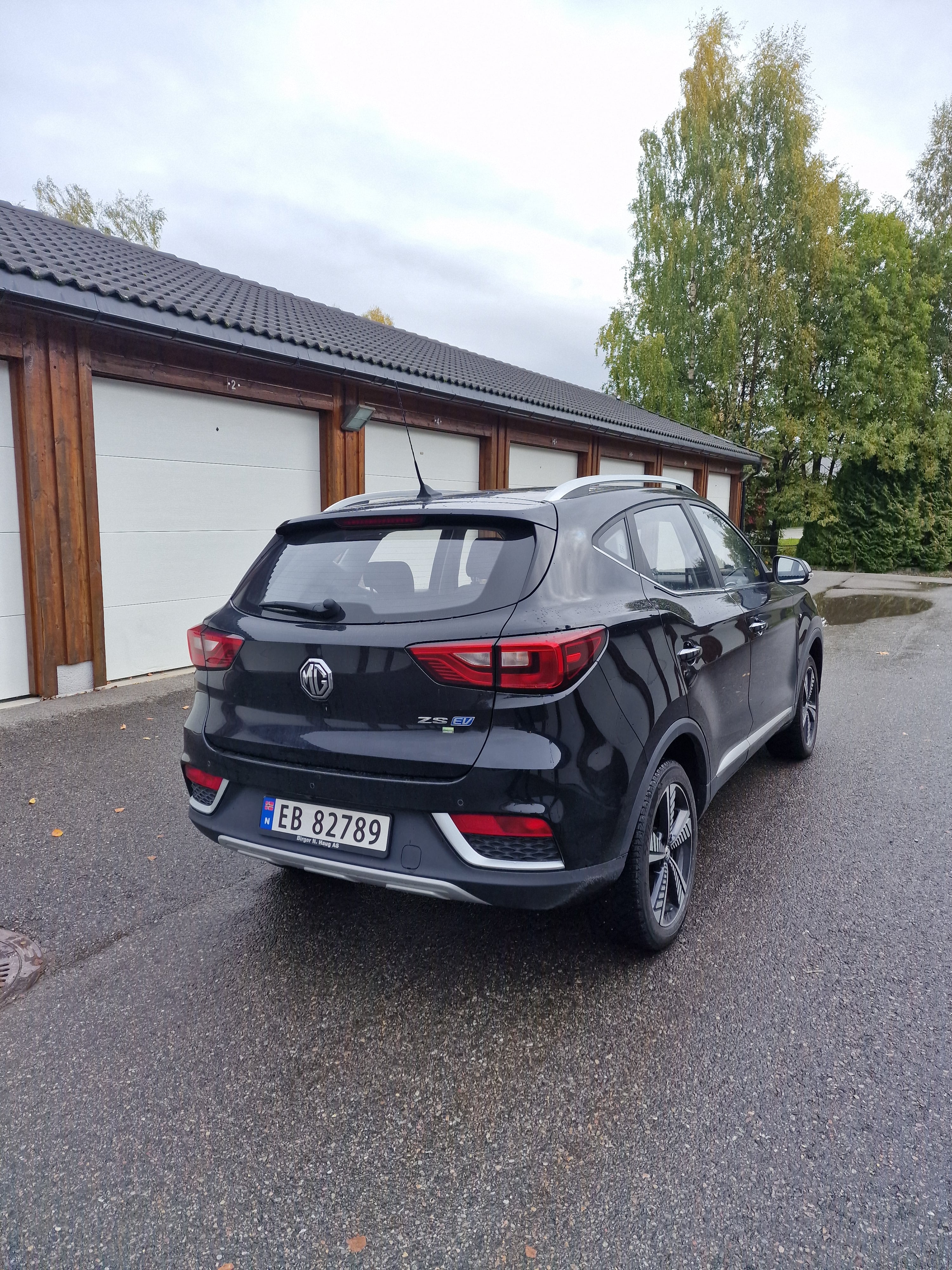 MG ZS EV with Backup camera