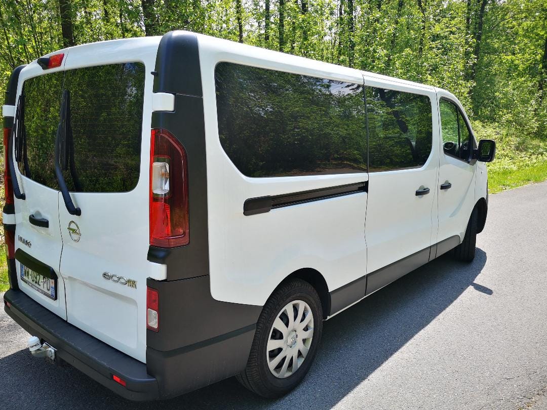 Opel Vivaro Combi 9 PLACES GRAND COFFRE avec Climatisation