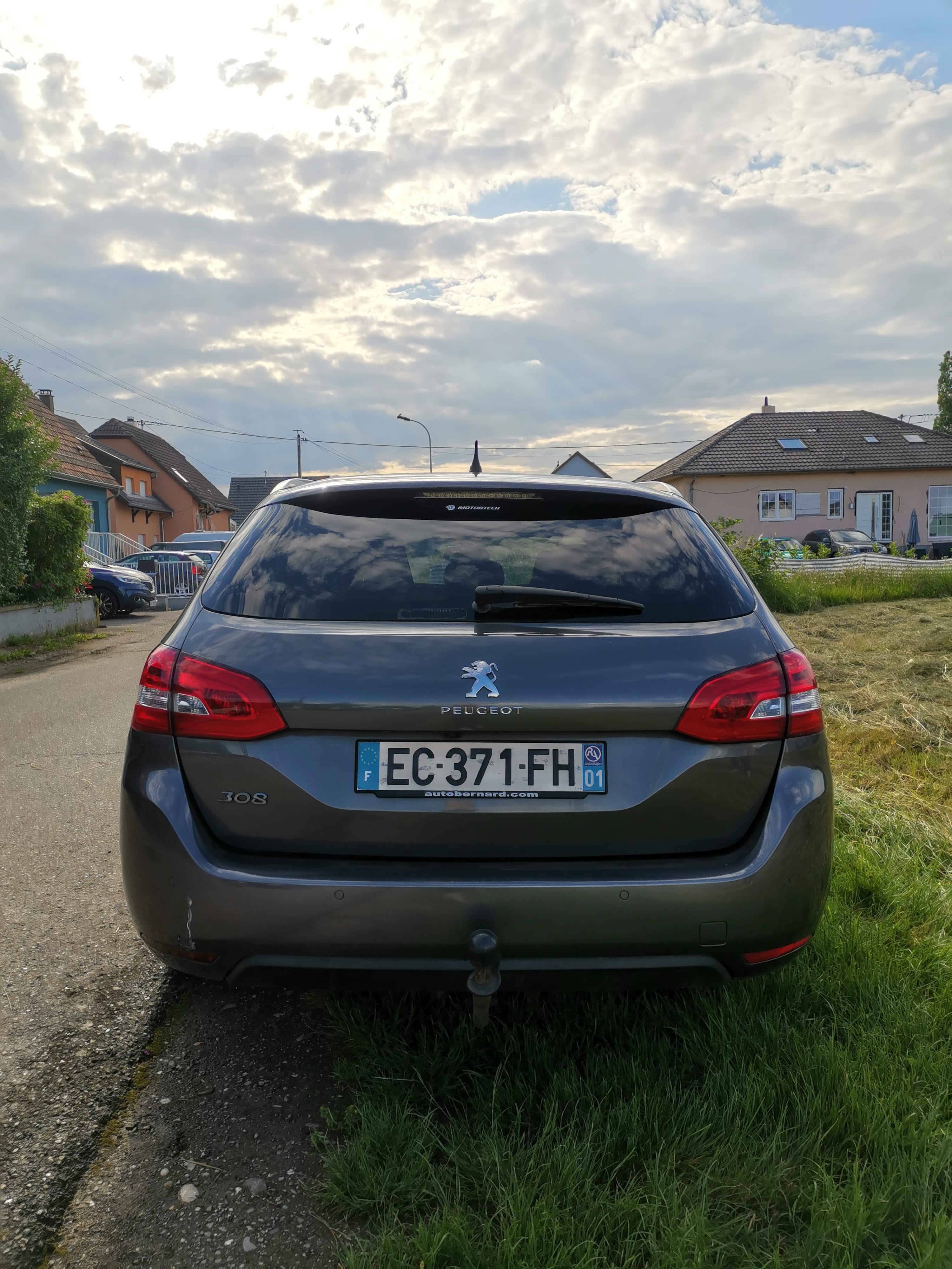 Peugeot 308 SW (break) Toit panoramique & caméra de recule