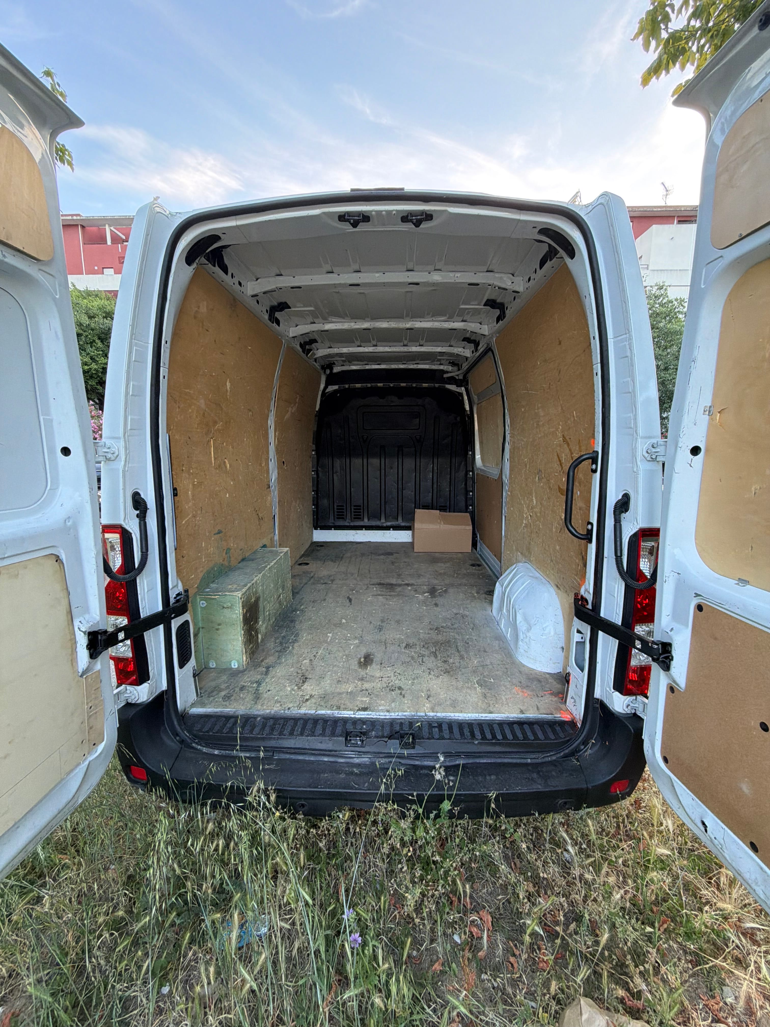 Renault Master with Apple CarPlay