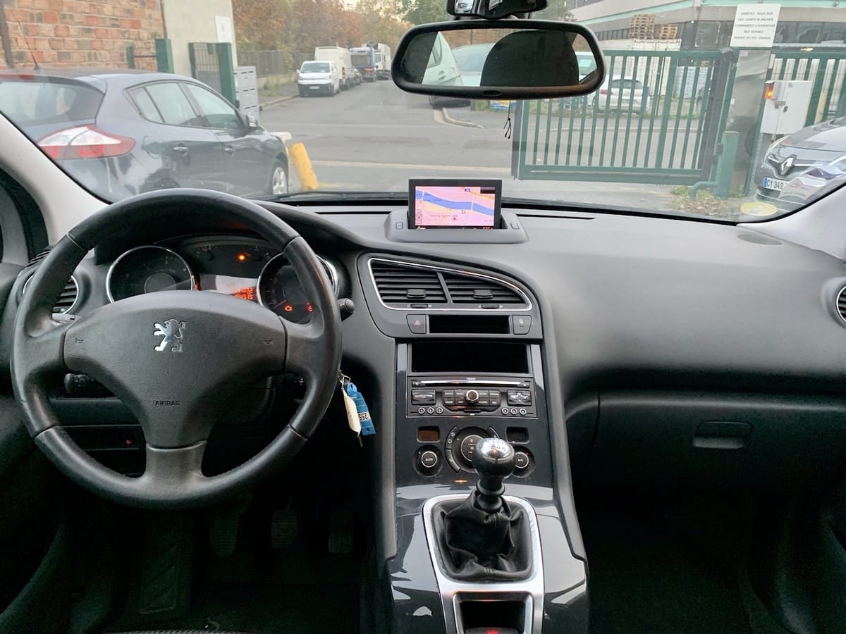 Peugeot 5008 7 places GRIS FONCÉ HDI CLIM AUTO GPS RÉGULATEUR avec Régulateur de vitesse