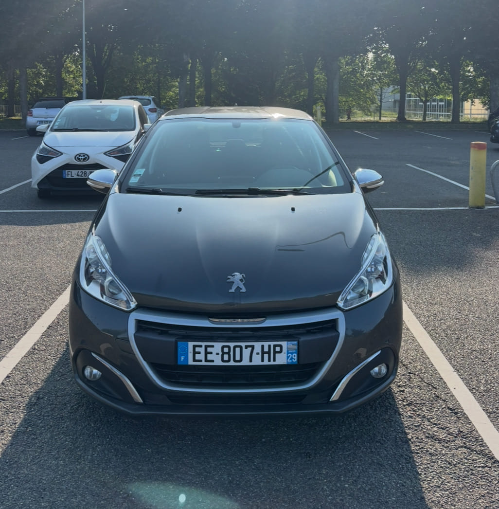 Peugeot 208 avec Climatisation