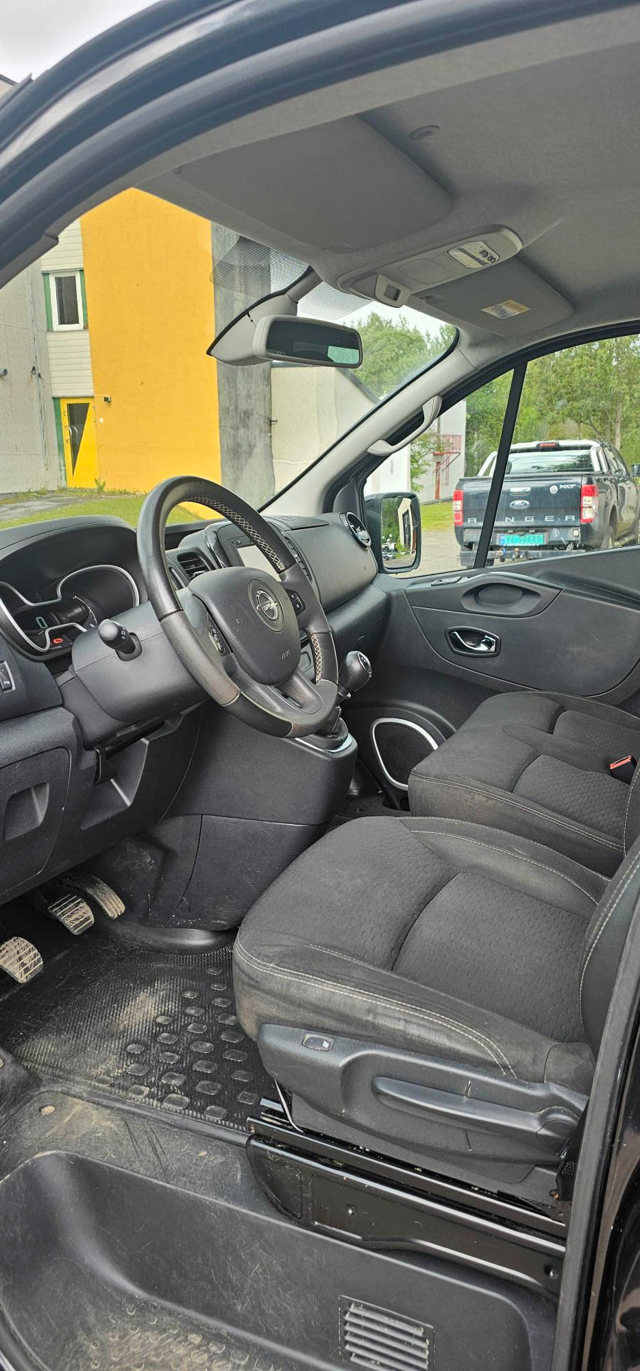 Opel Vivaro med Bluetooth audio