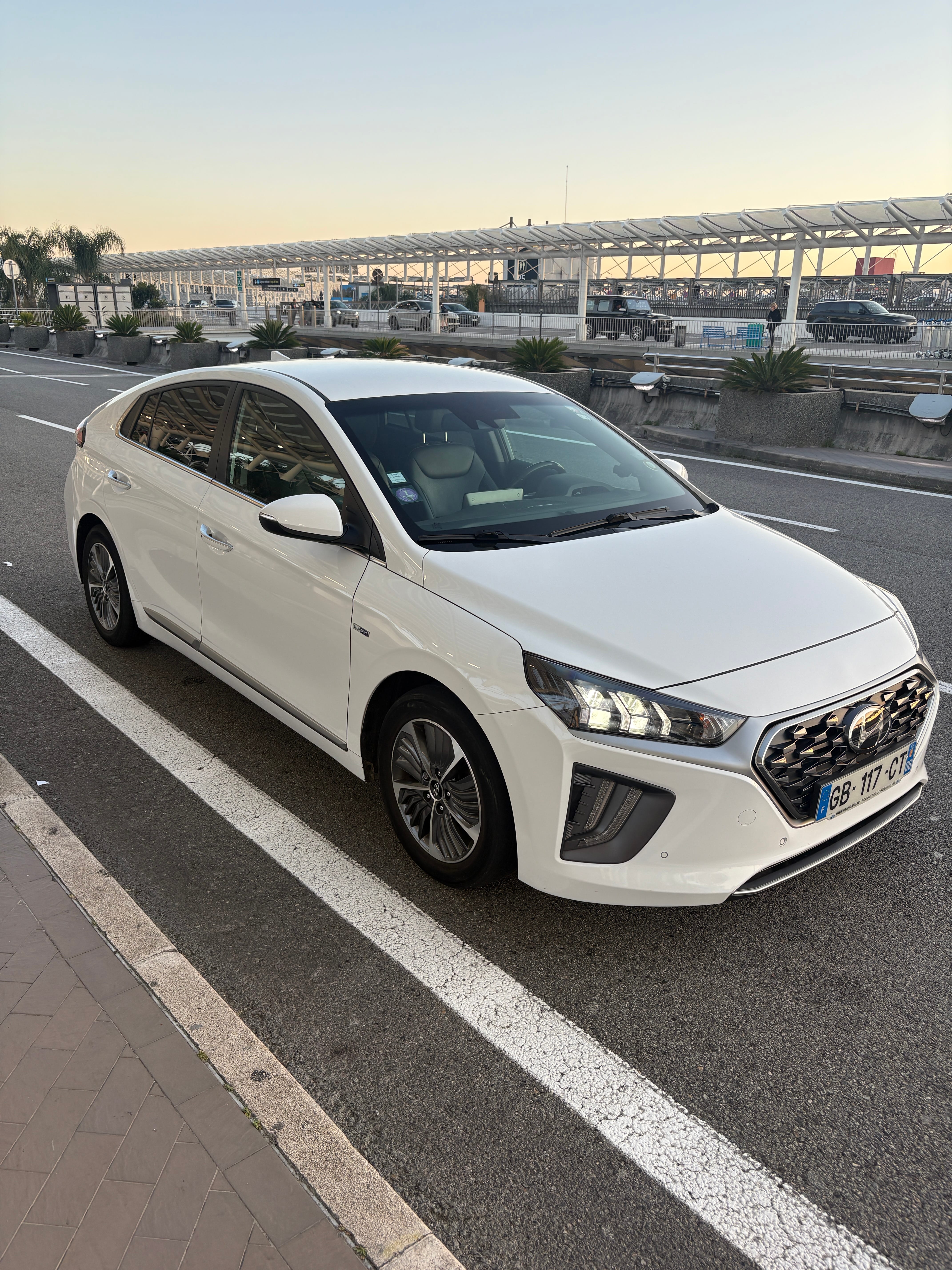 Hyundai Ioniq, 2021, Essence 95 / Elektro (Hybrid), Automatik