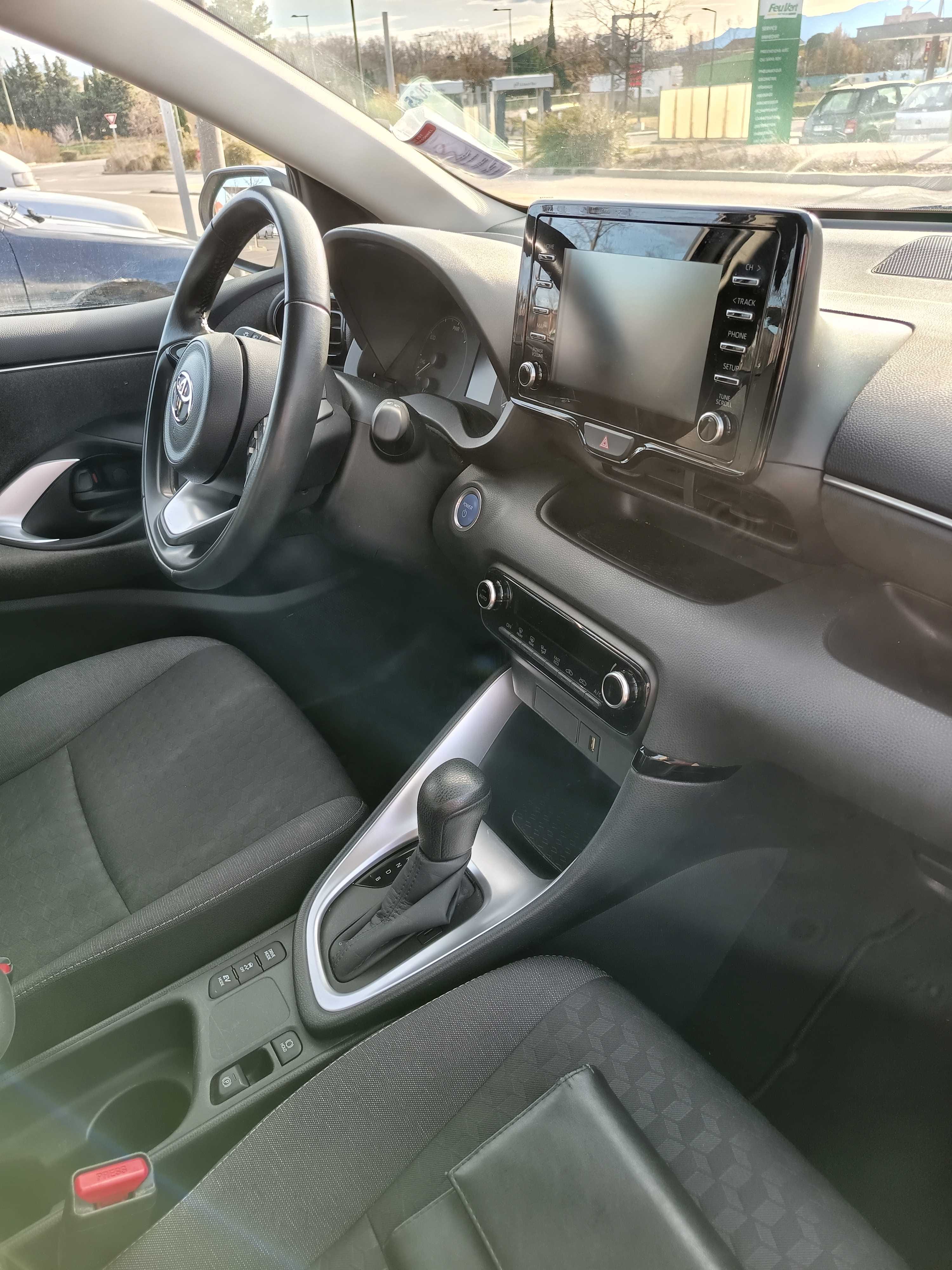 Toyota Yaris Hybride avec GPS