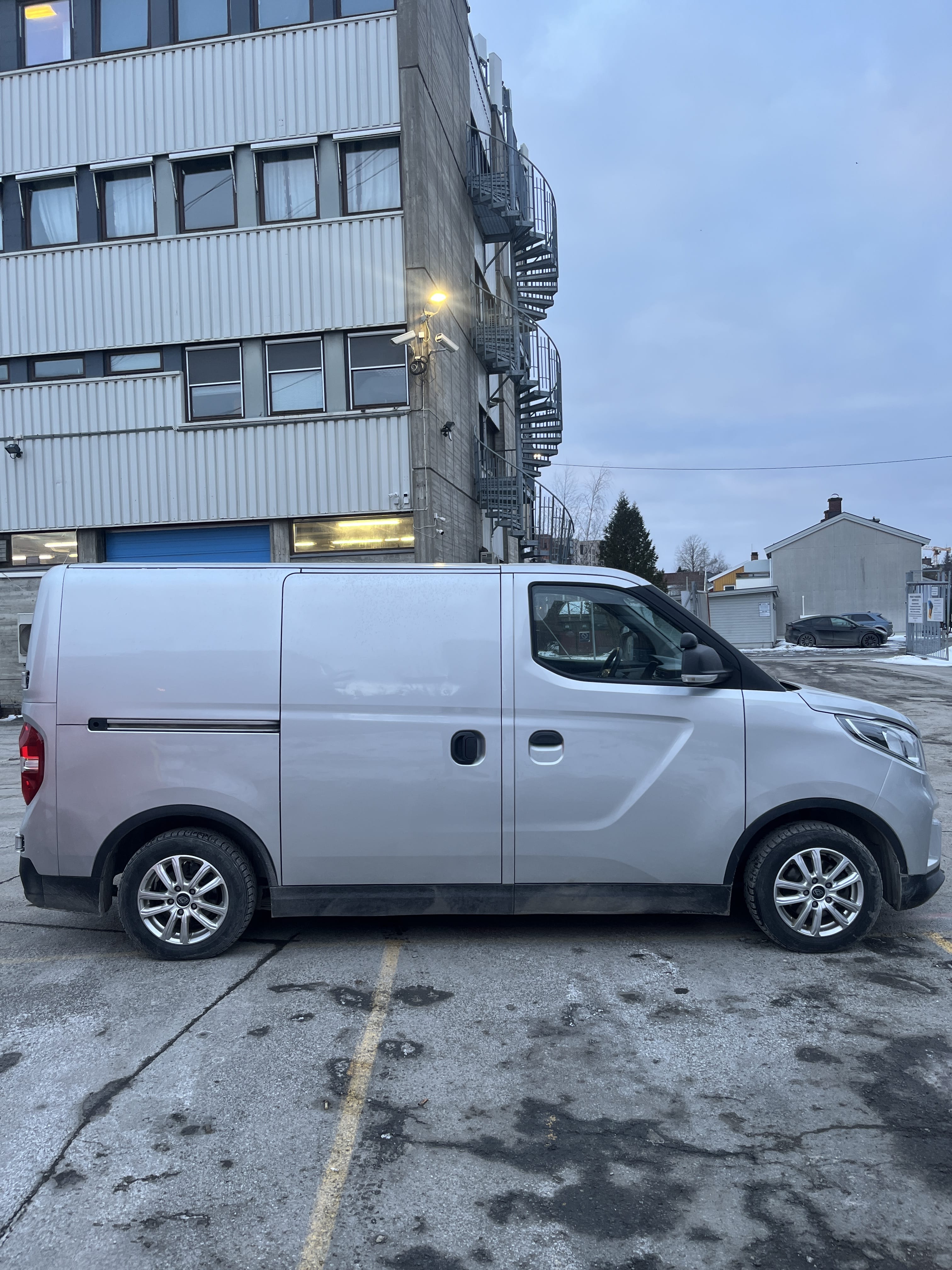 Maxus eDeliver 3 with Bluetooth audio