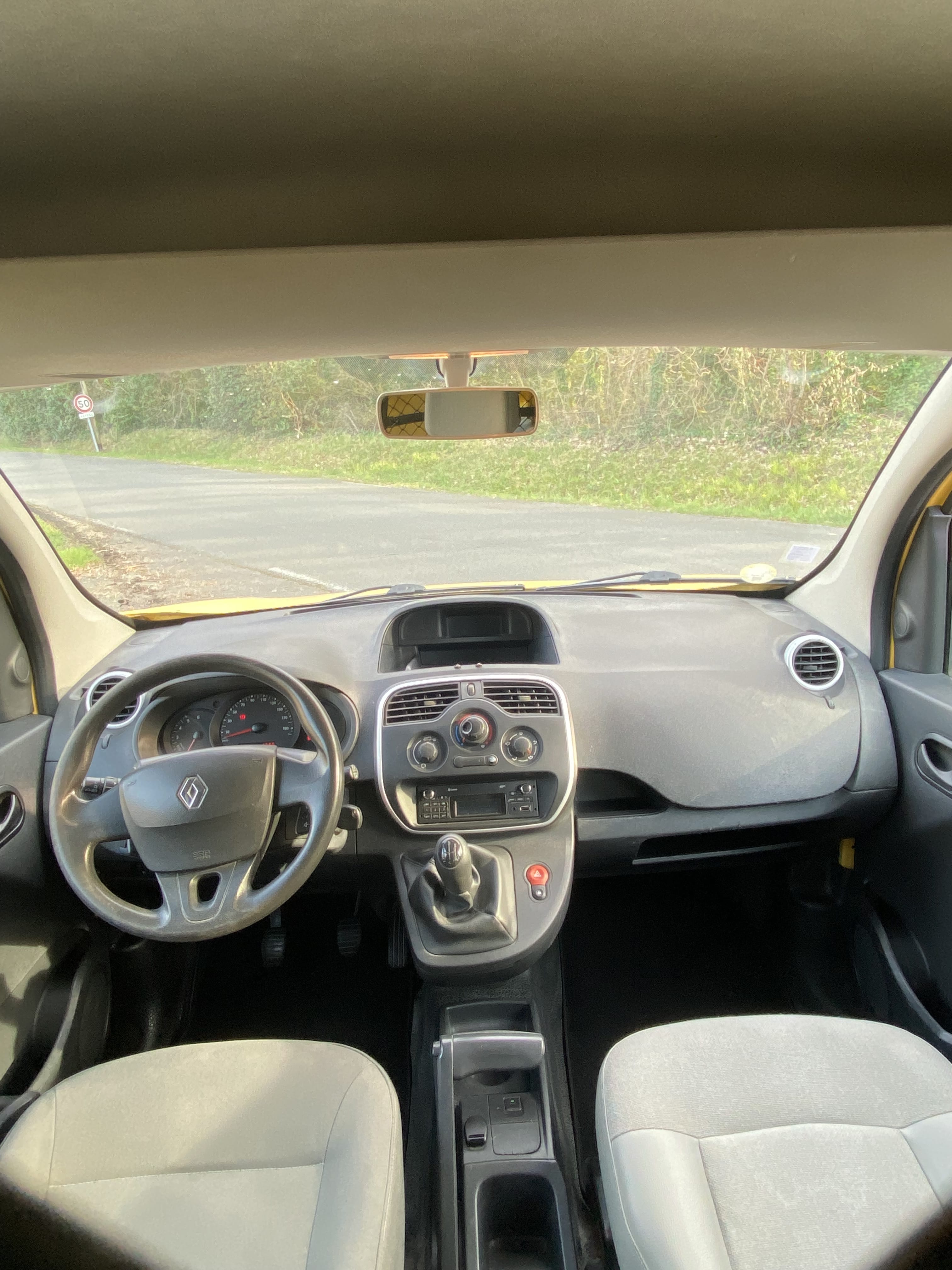 Renault Kangoo Express avec Autoradio