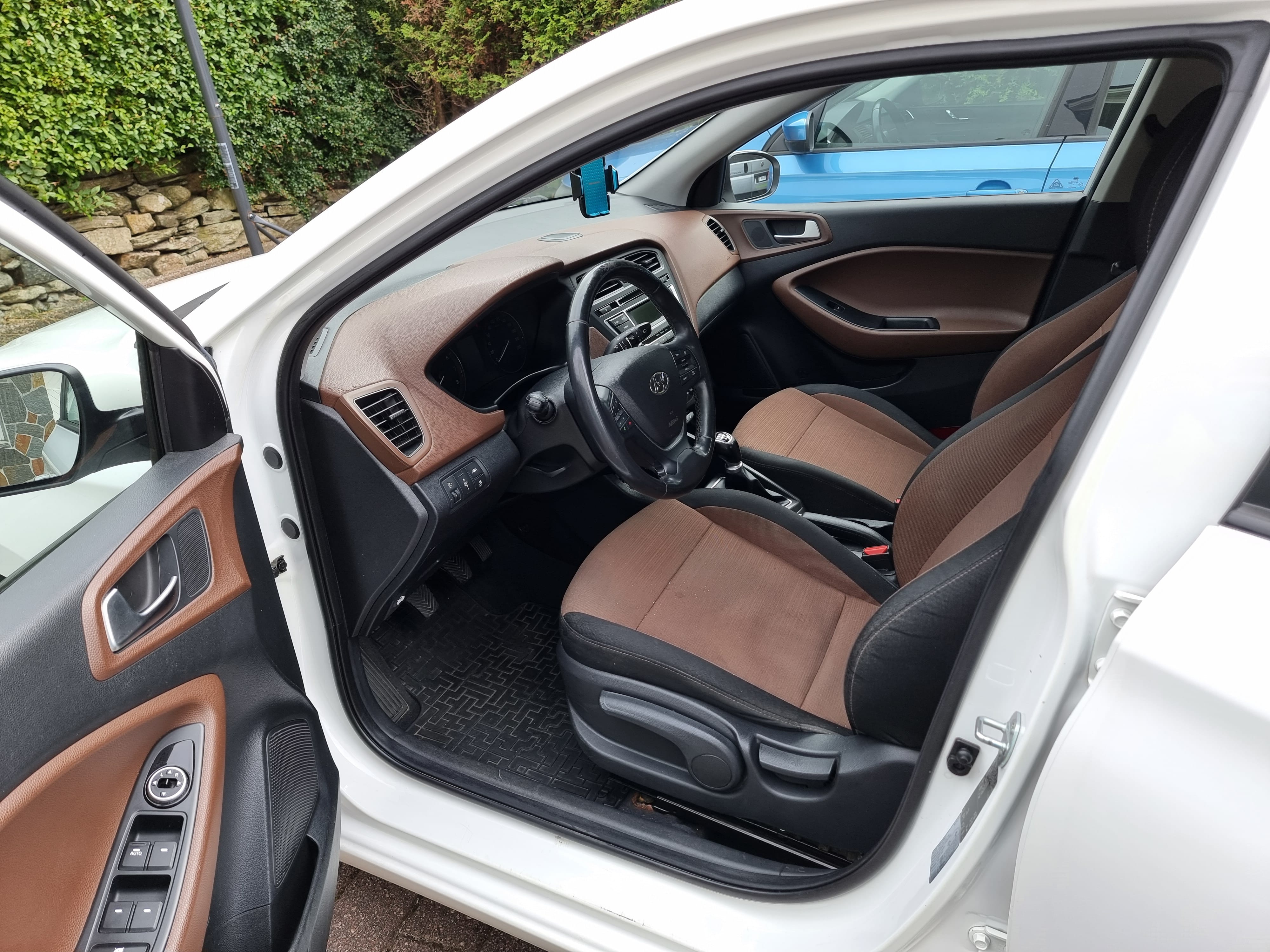 Hyundai i20 1.2 bensin med Bluetooth audio