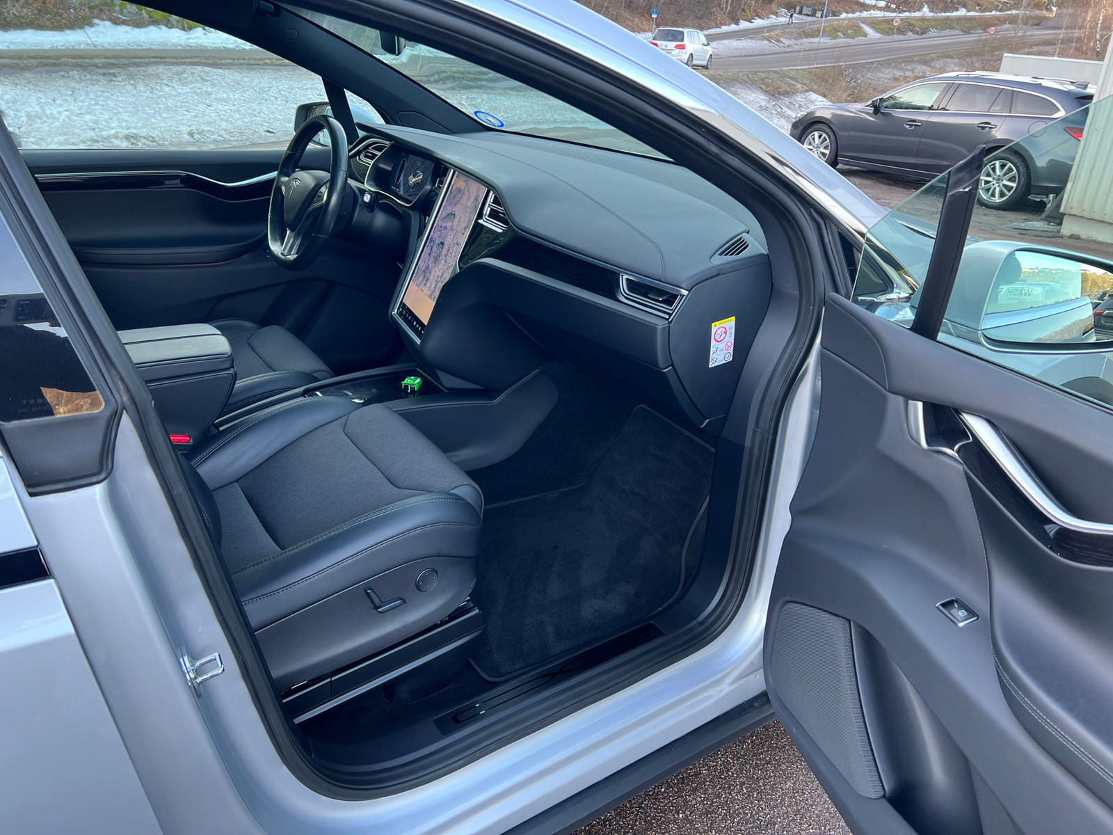 Tesla Model X med Cruisekontroll