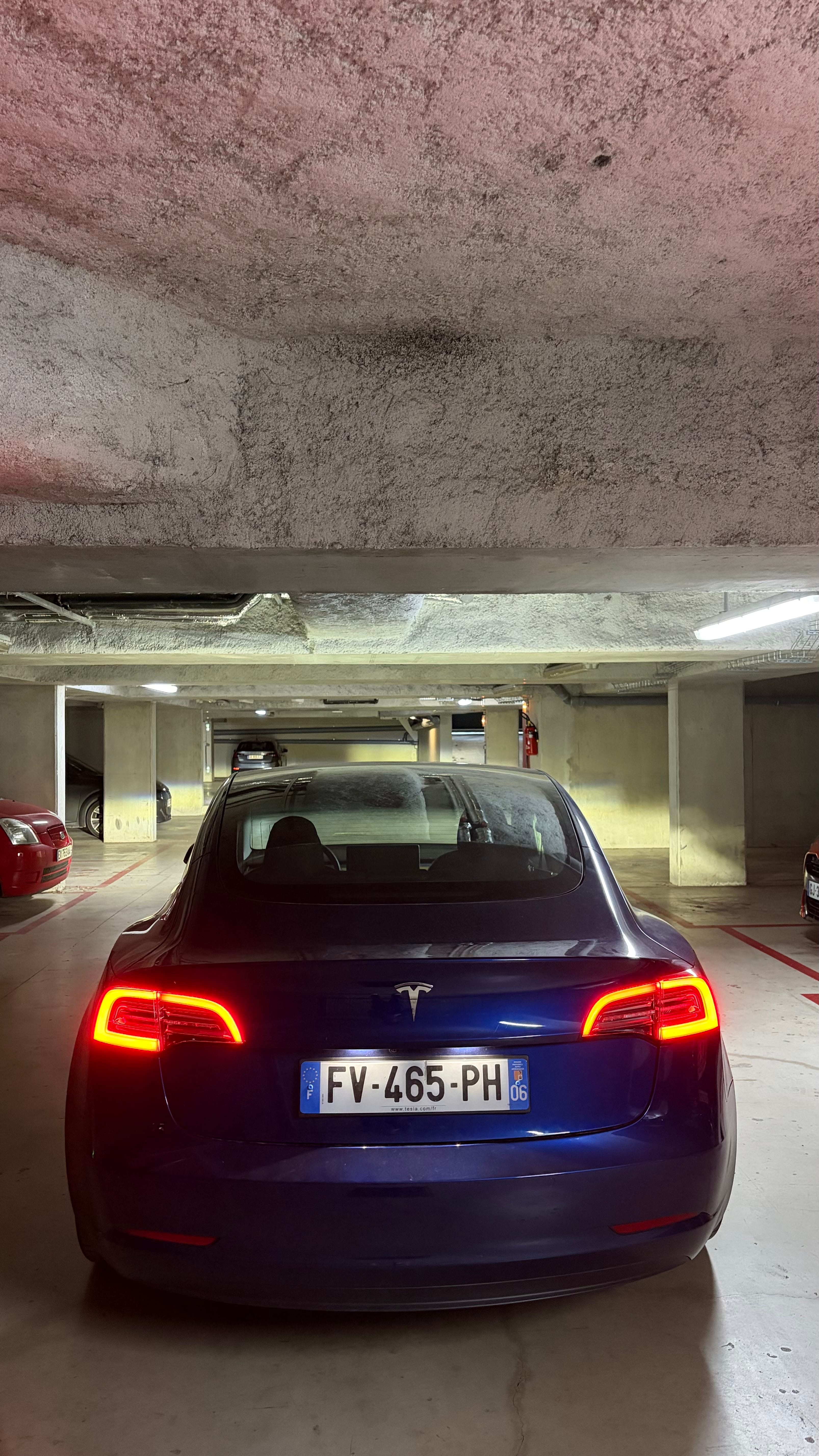Tesla Model 3 avec Caméra de recul