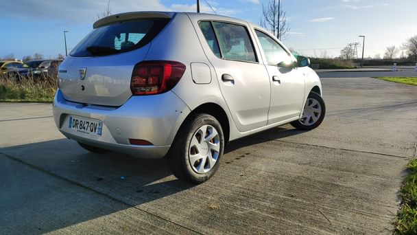 Dacia Sandero CARPLAY SPOTIFY&YOUTUBE PREMIUM INCLU avec Audio Bluetooth