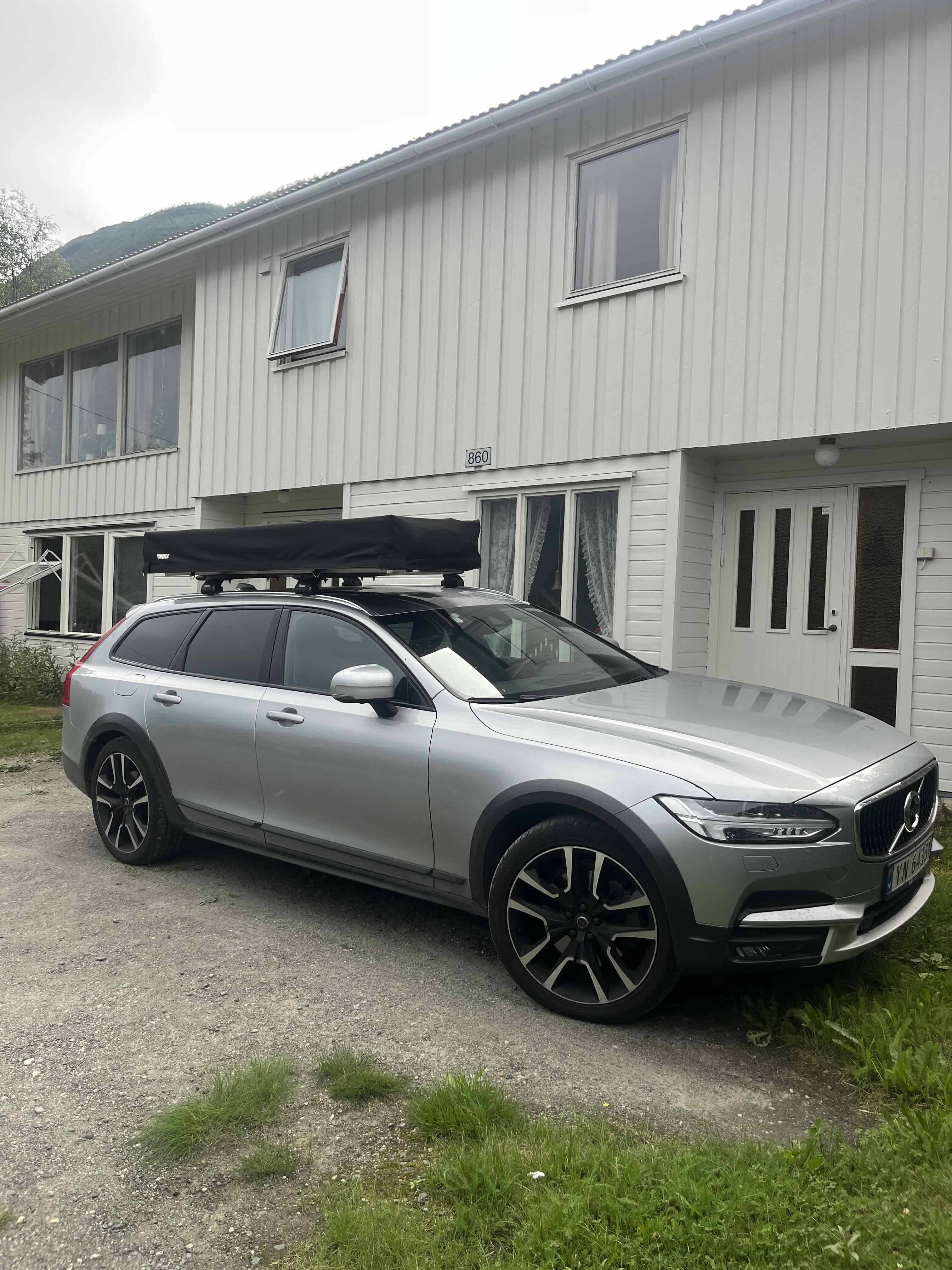 Volvo V90 Cross Country D4 190 HP mit Klimaanlage