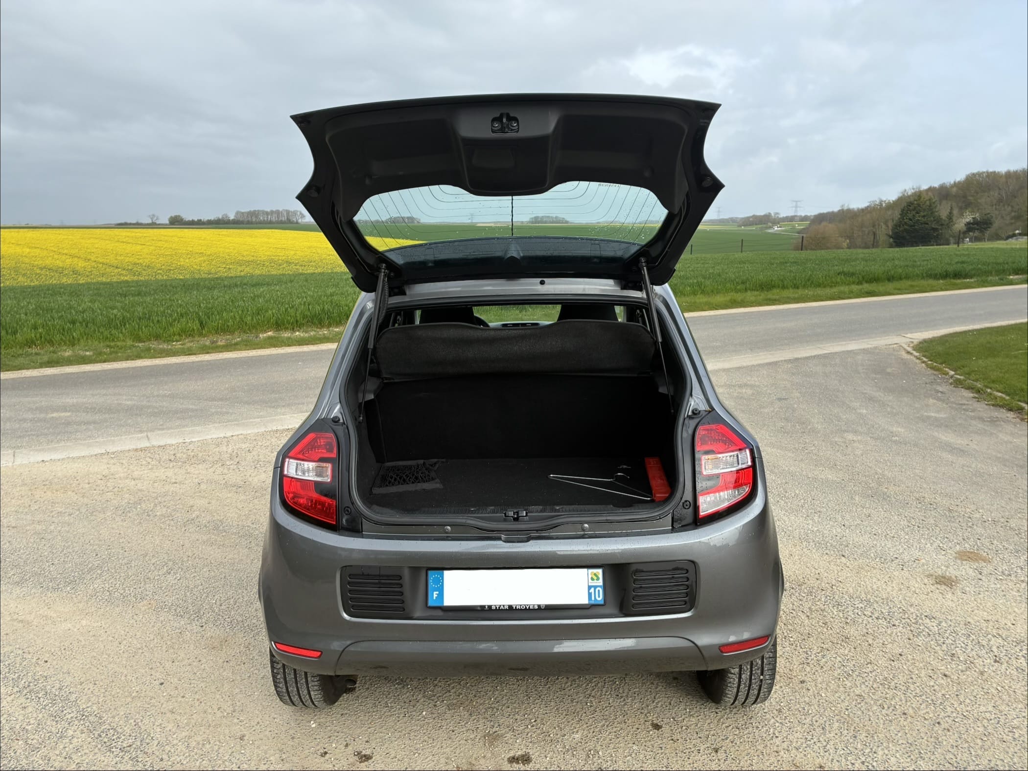Renault Twingo III avec Autoradio