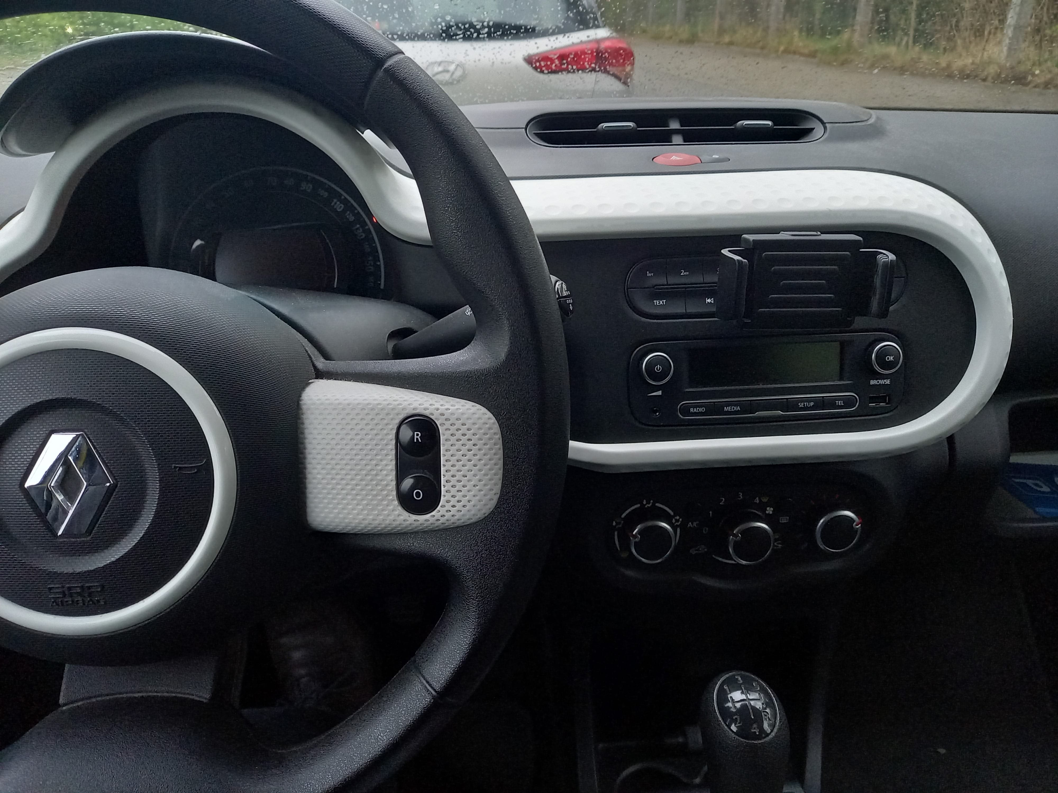 Renault Twingo STA-NI 35 mit Winterreifen