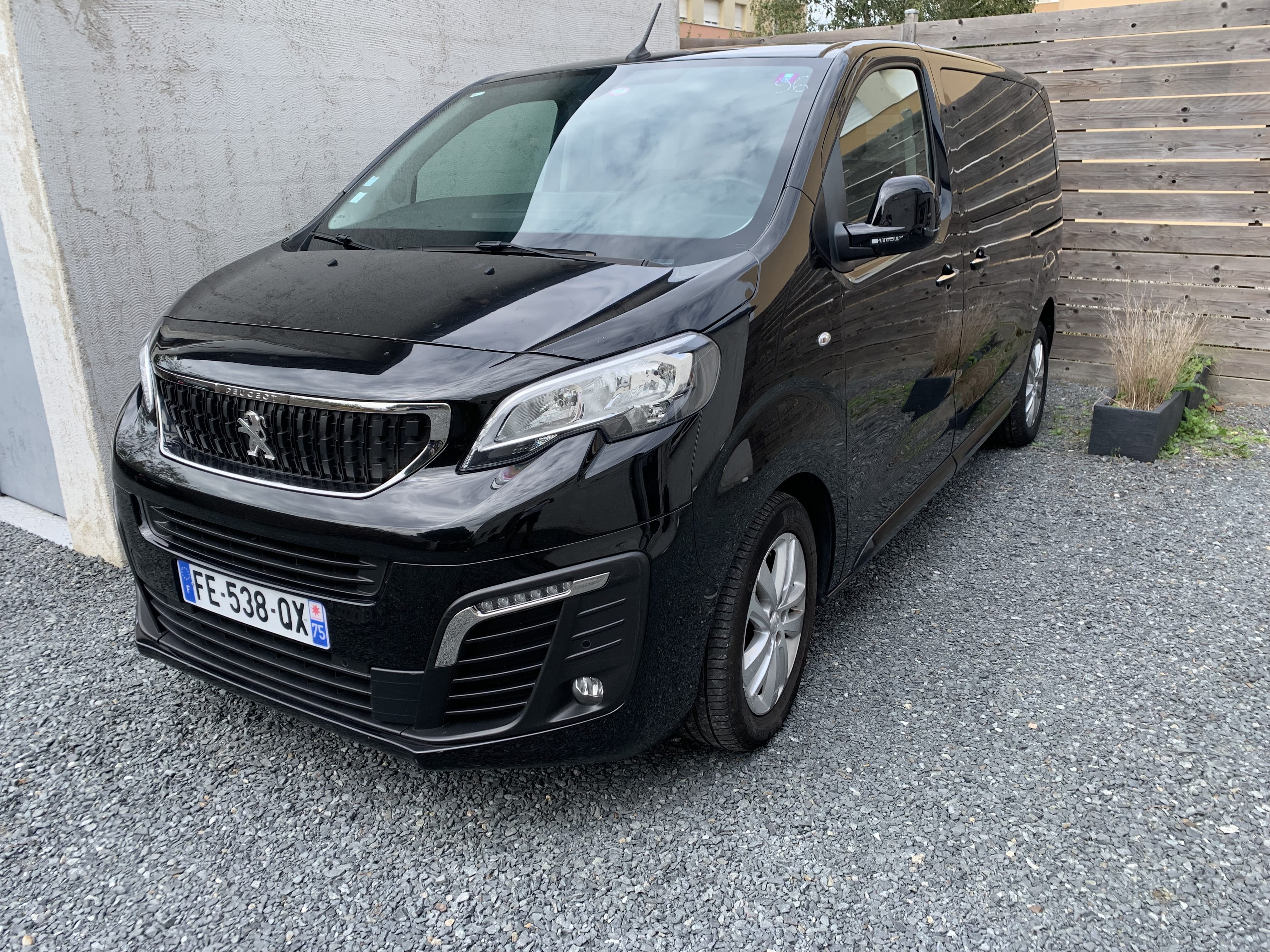 Peugeot Expert Combi Traveller minibus, 2019, Diesel, 9 places et plus