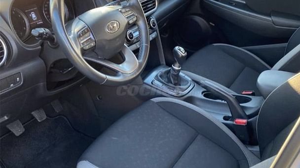 Hyundai Kona con Silla infantil