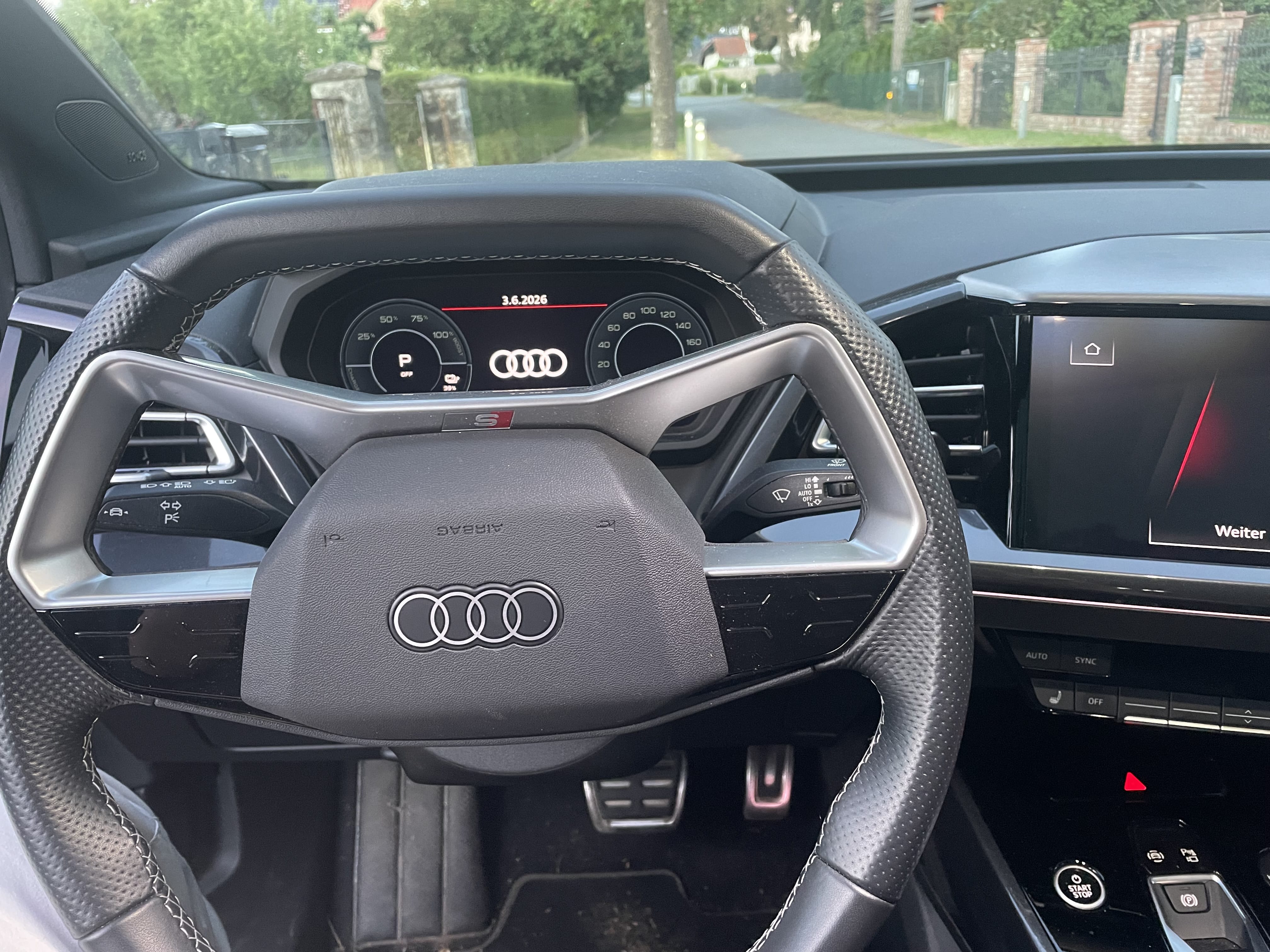 Audi Q4 55 e-tron mit Navigationsgerät