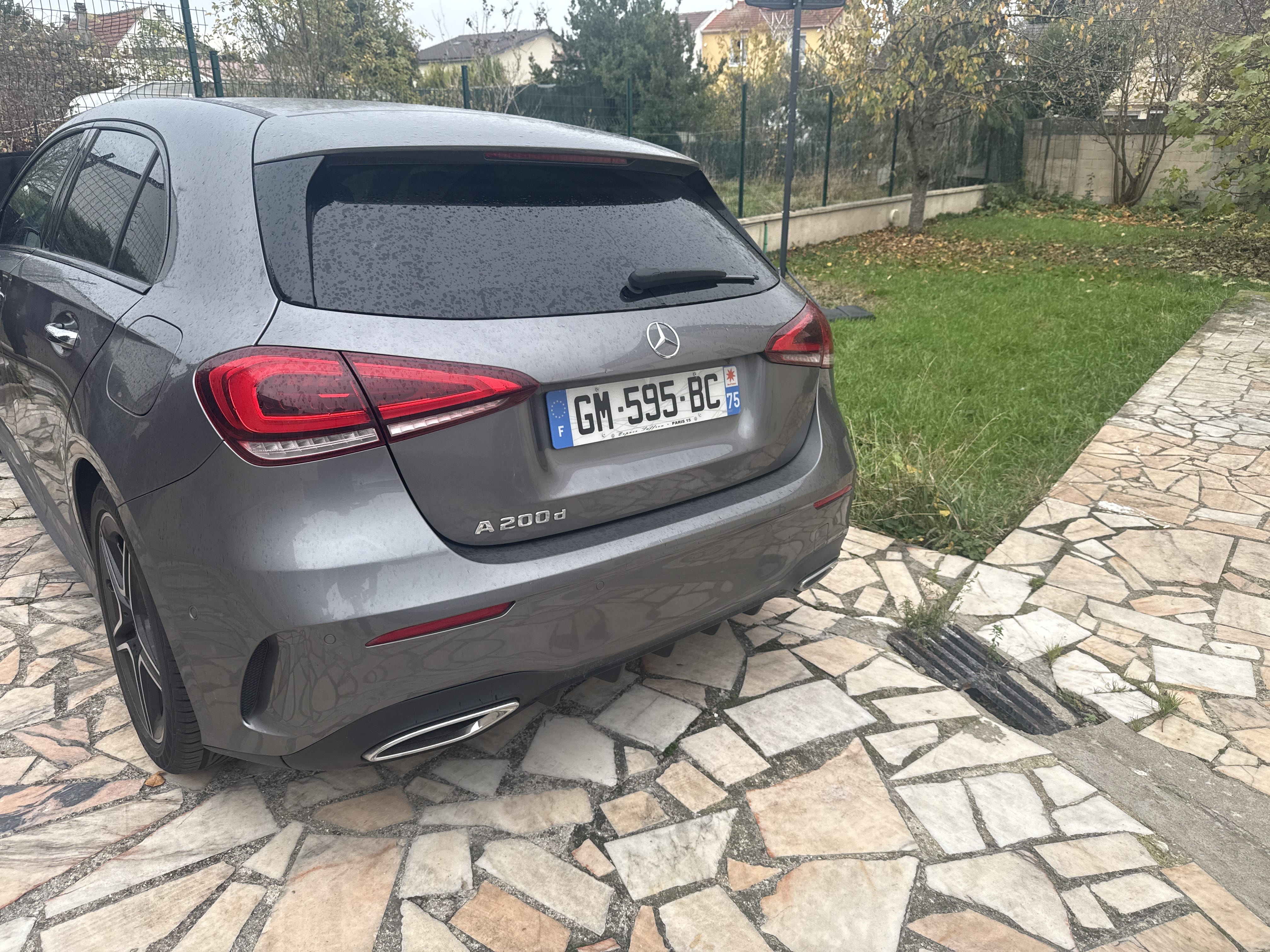 Mercedes-Benz Classe A  200 D PACK AMG avec GPS