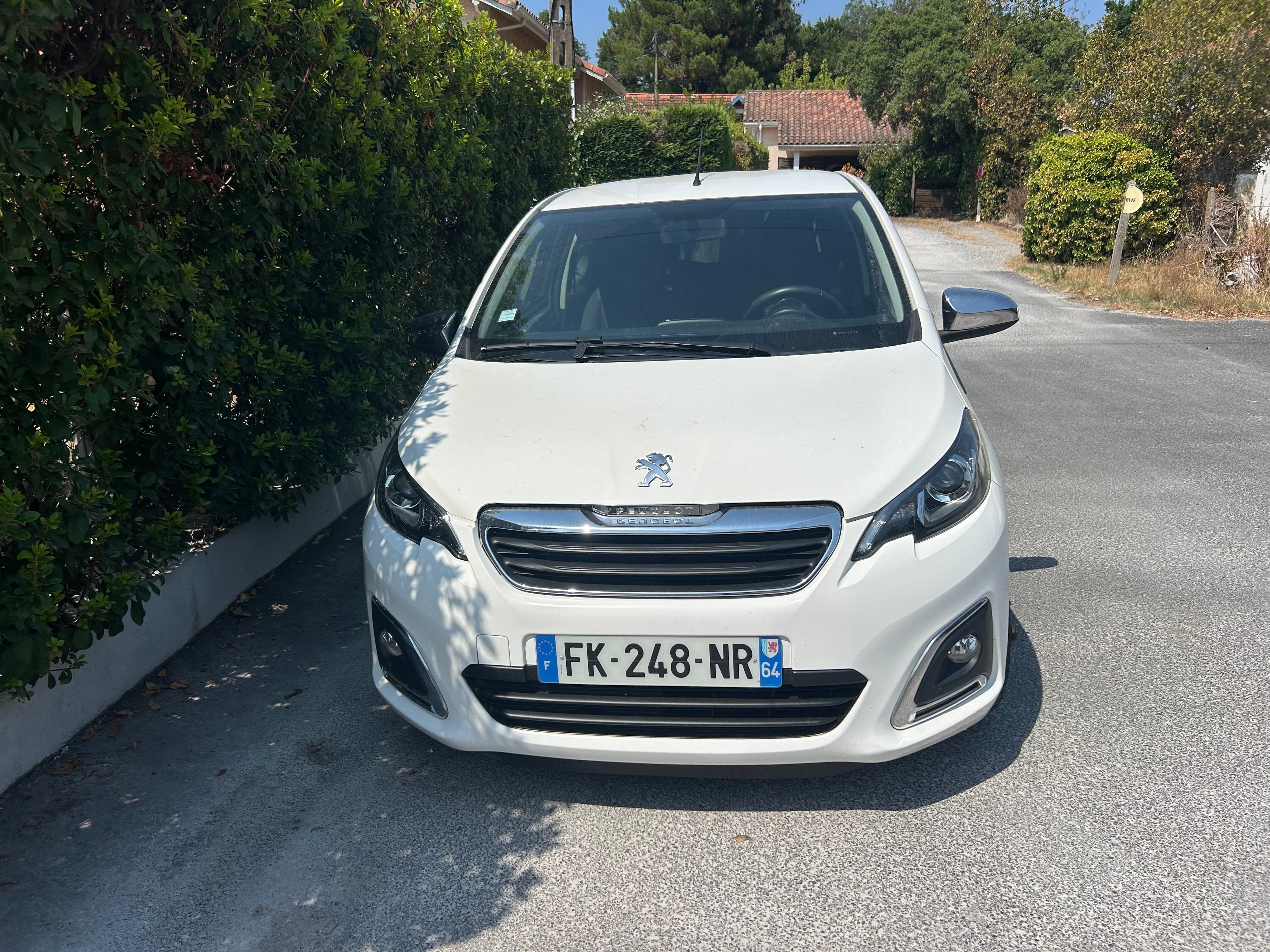 Peugeot 108 avec Apple CarPlay