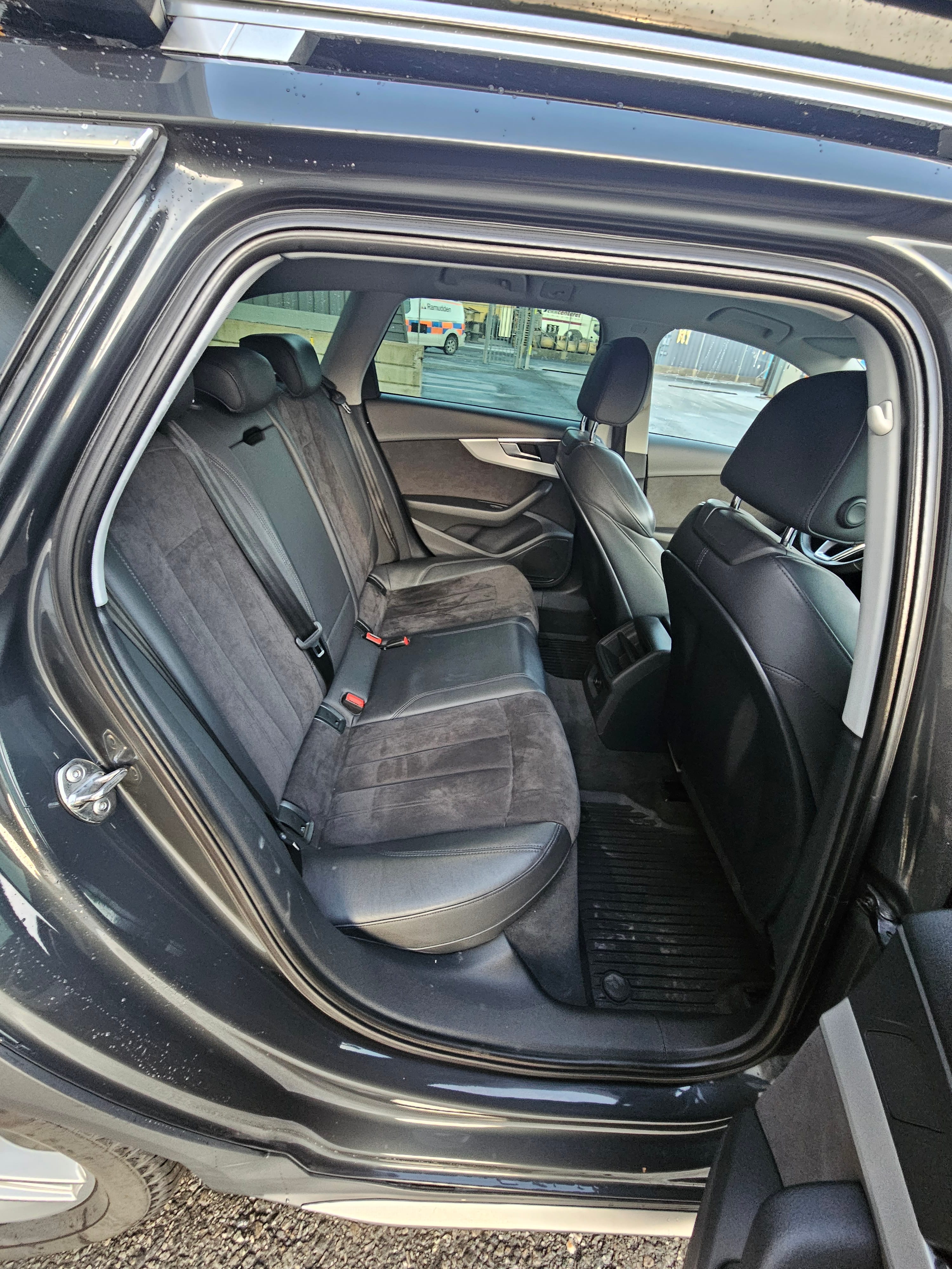 Audi A4 Allroad Quattro 3.0 TDI with Four-wheel drive