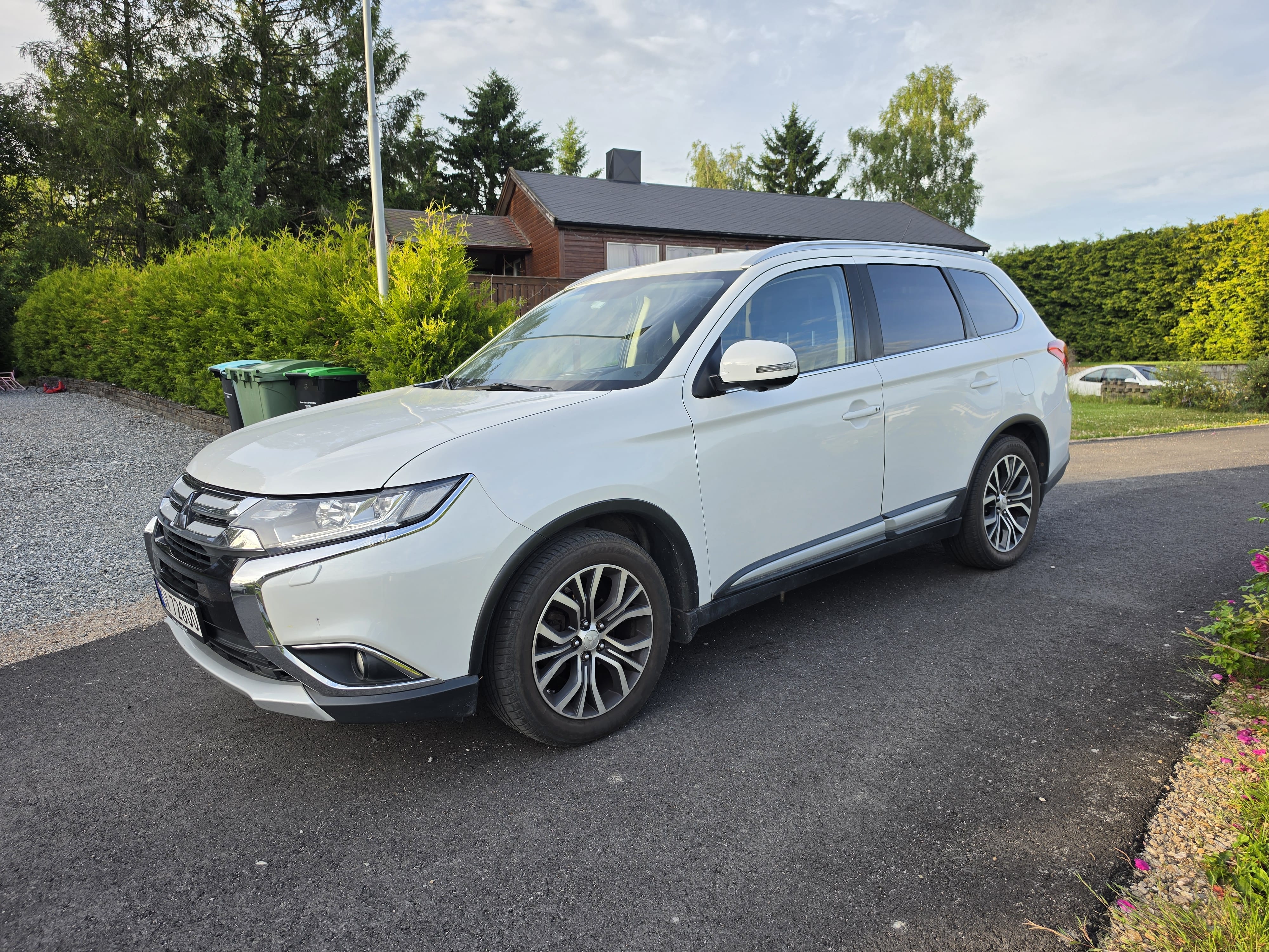 Mitsubishi Outlander, 2016, Blyfri 95, automatic, 7 seats