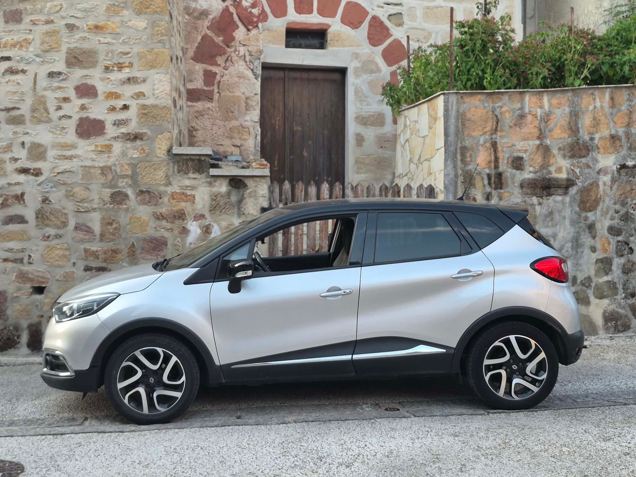 Renault Captur 0.9 tce 90, 2015, Essence 95