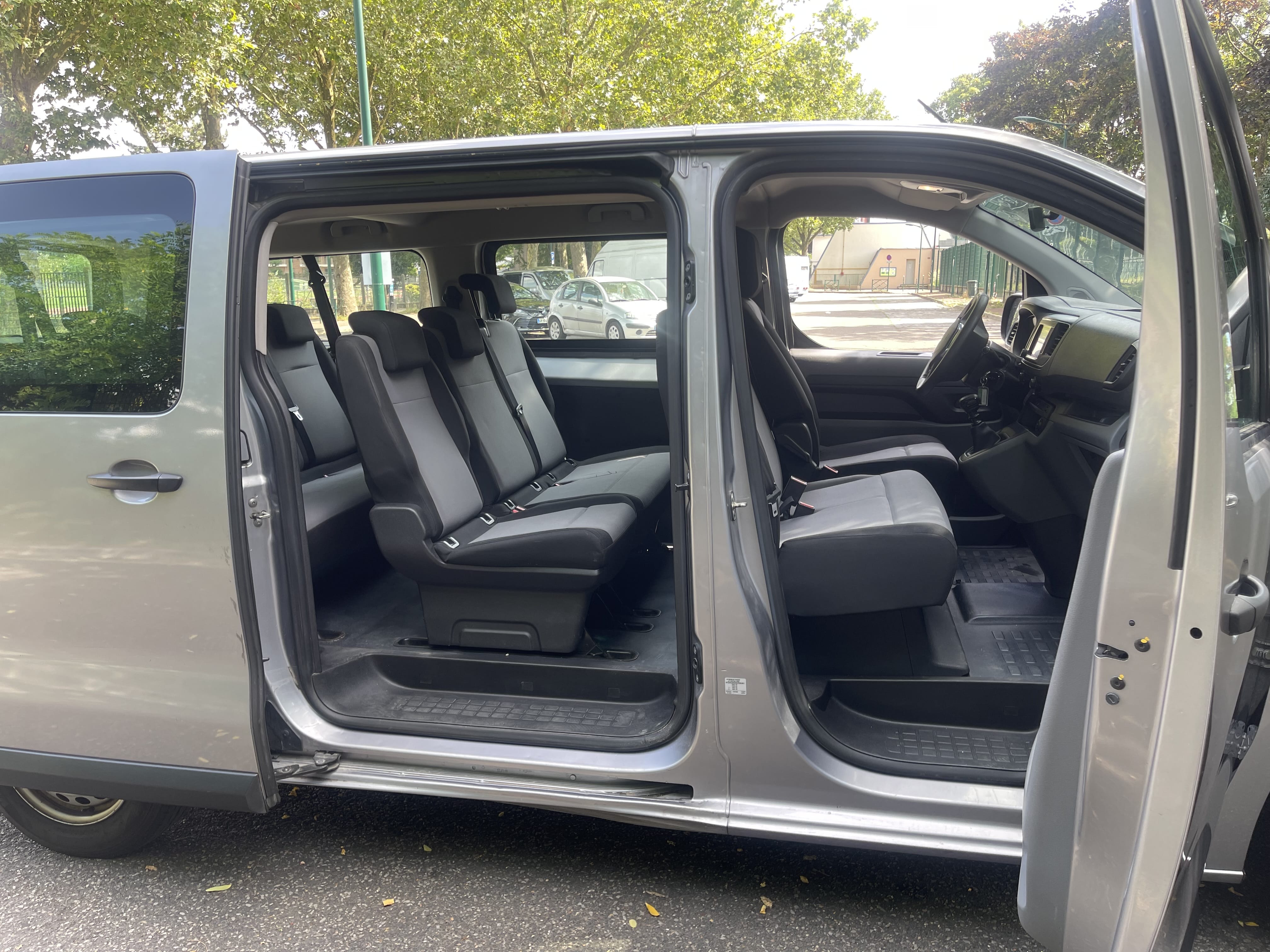 Peugeot Expert Combi mit Klimaanlage