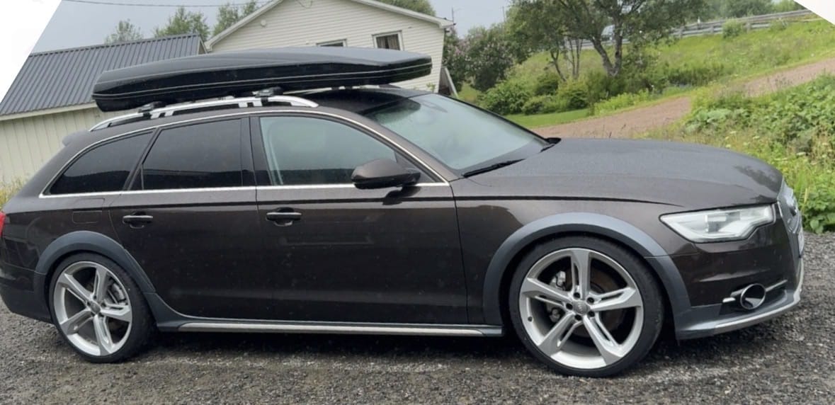 Audi A6 Allroad Quattro with Air conditioning