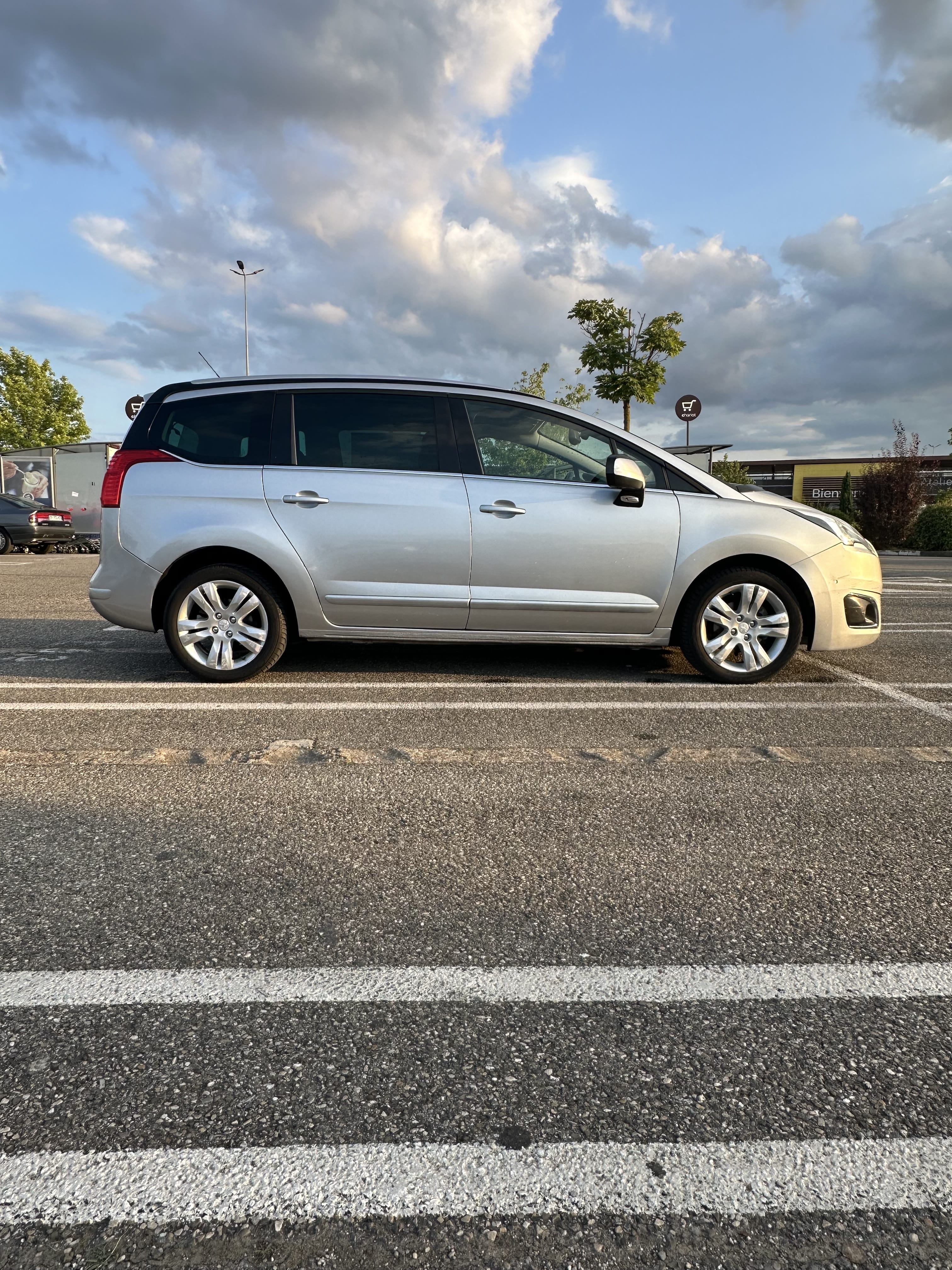 Peugeot 5008 avec Régulateur de vitesse