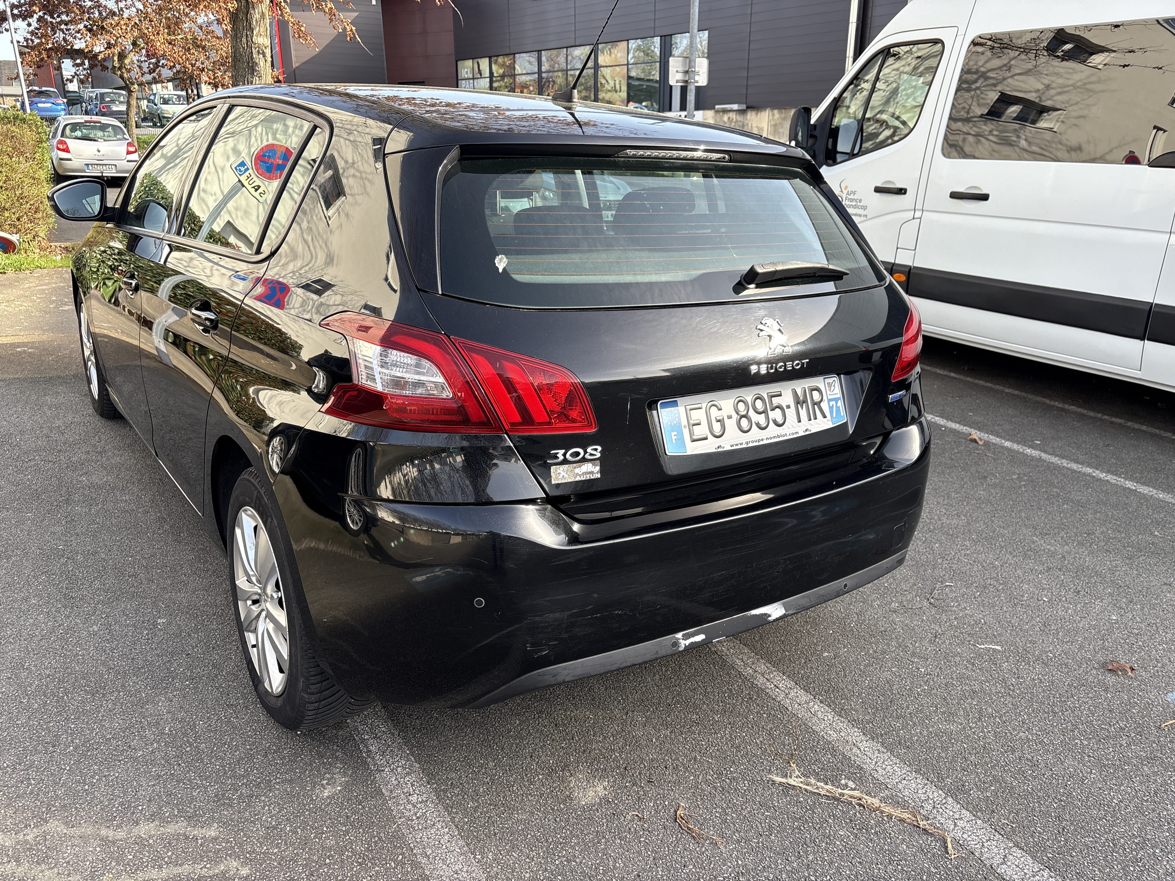 Peugeot 308 con GPS