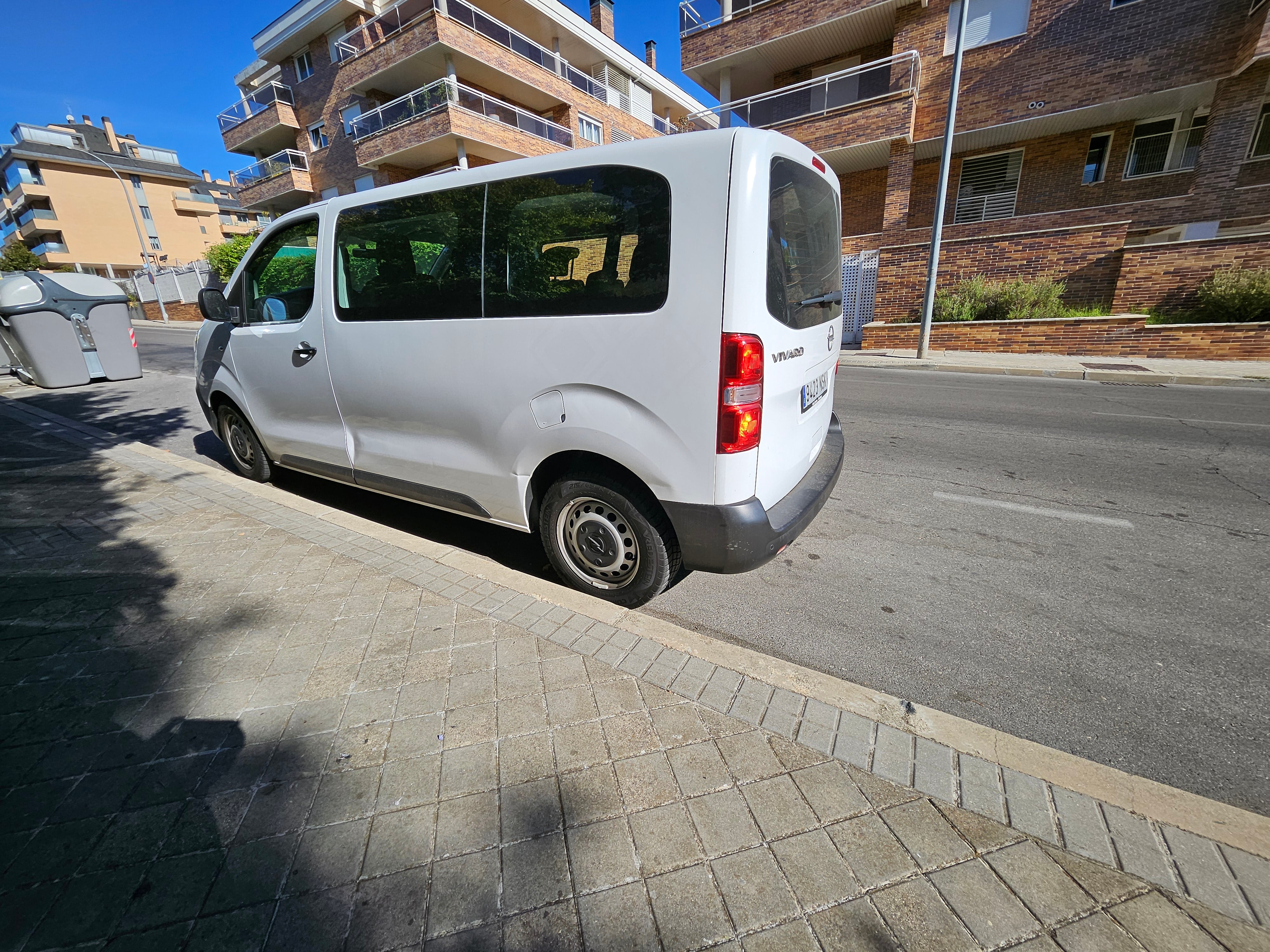 Opel Vivaro Combi con Audio Bluetooth