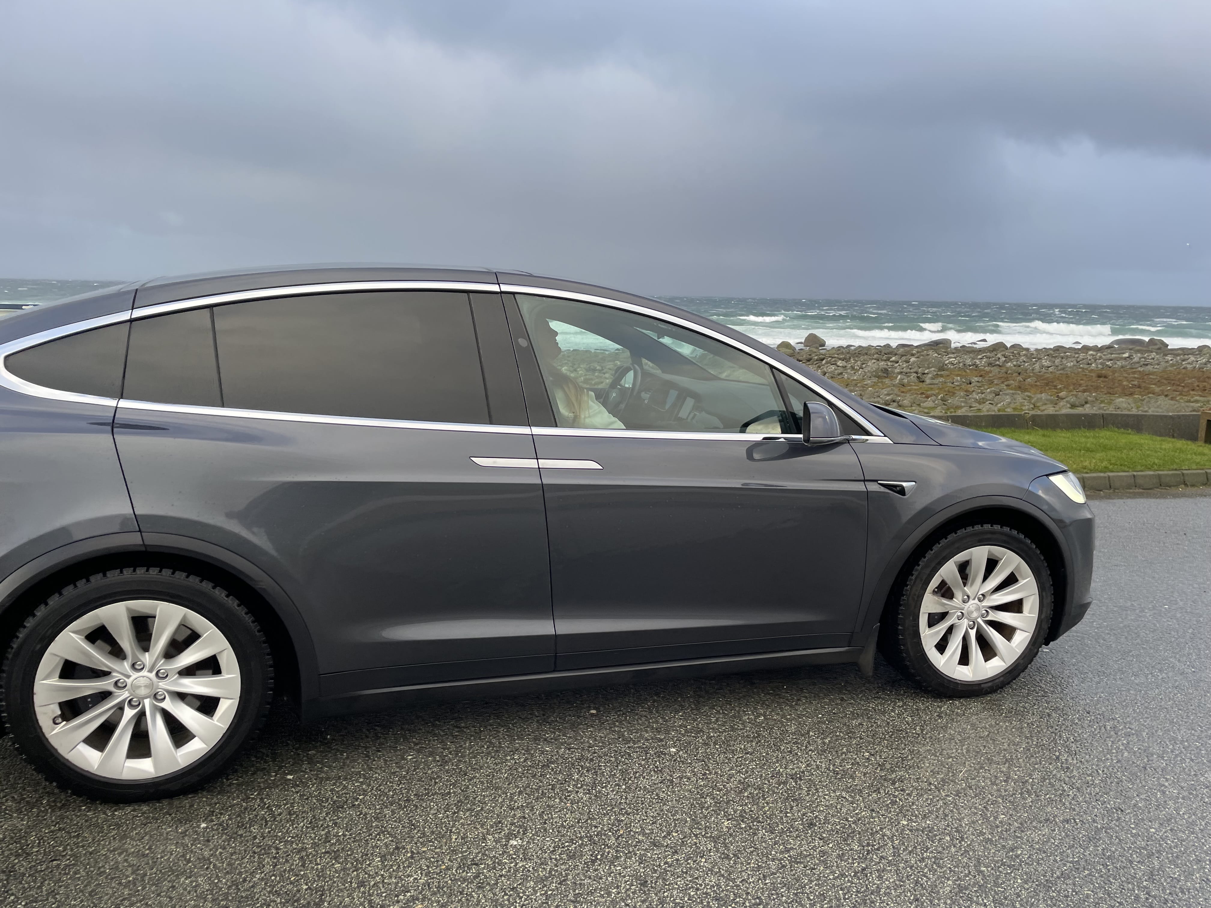 Tesla Model X 75D med Aircondition