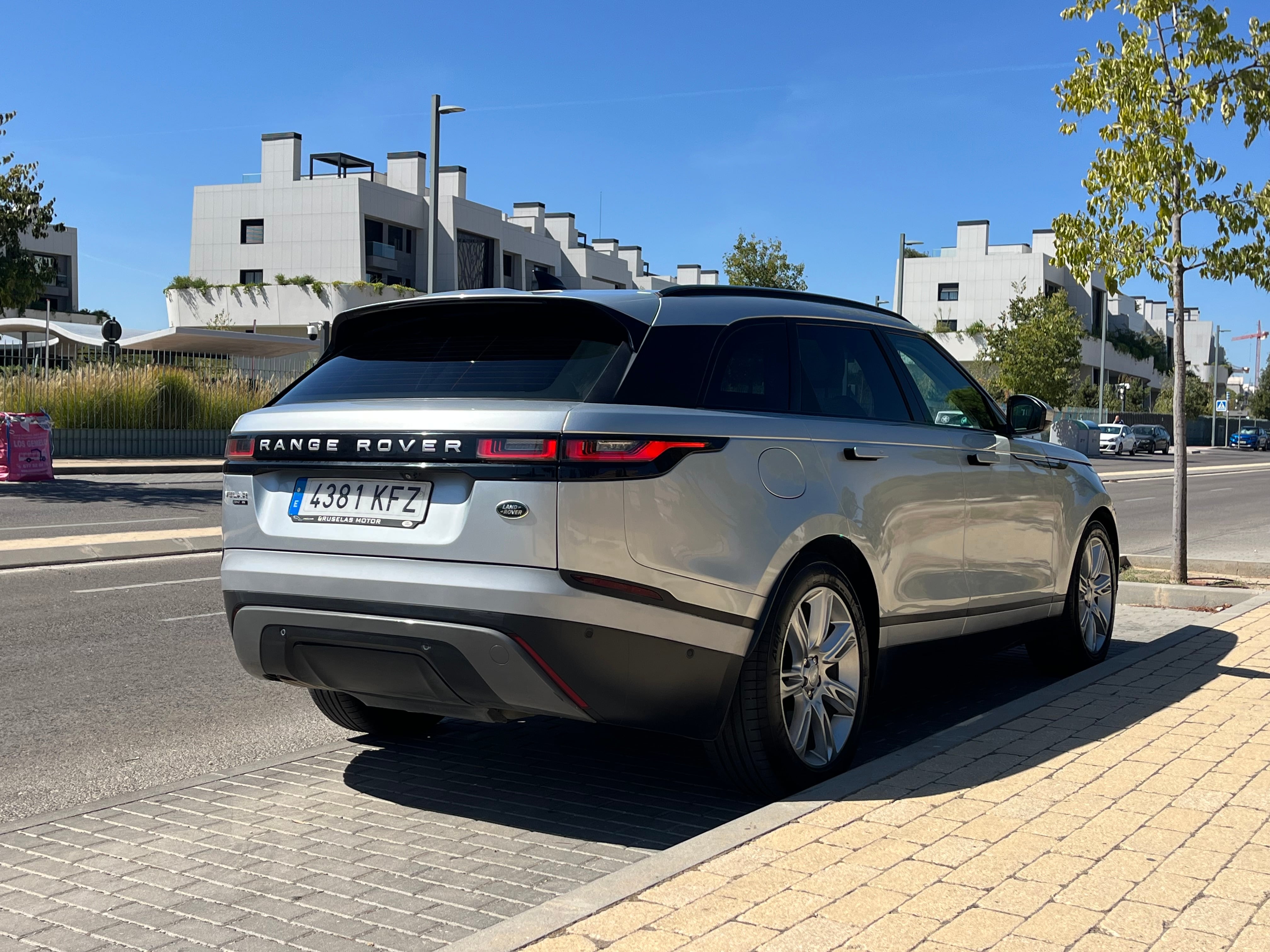 Land-Rover Range Rover Velar con GPS