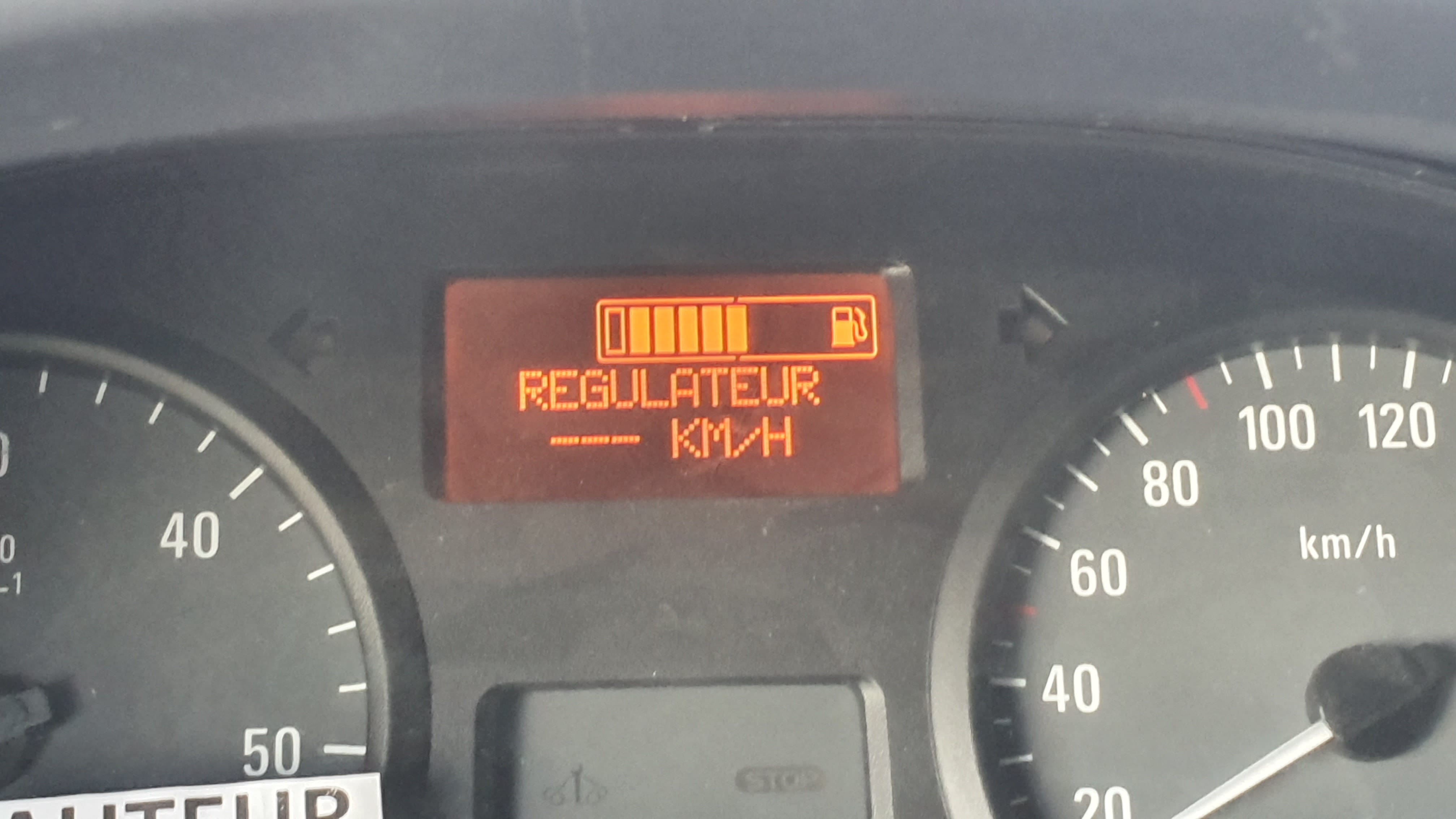 Opel Vivaro Rallongé 7M3 Regulateur de Vitesse