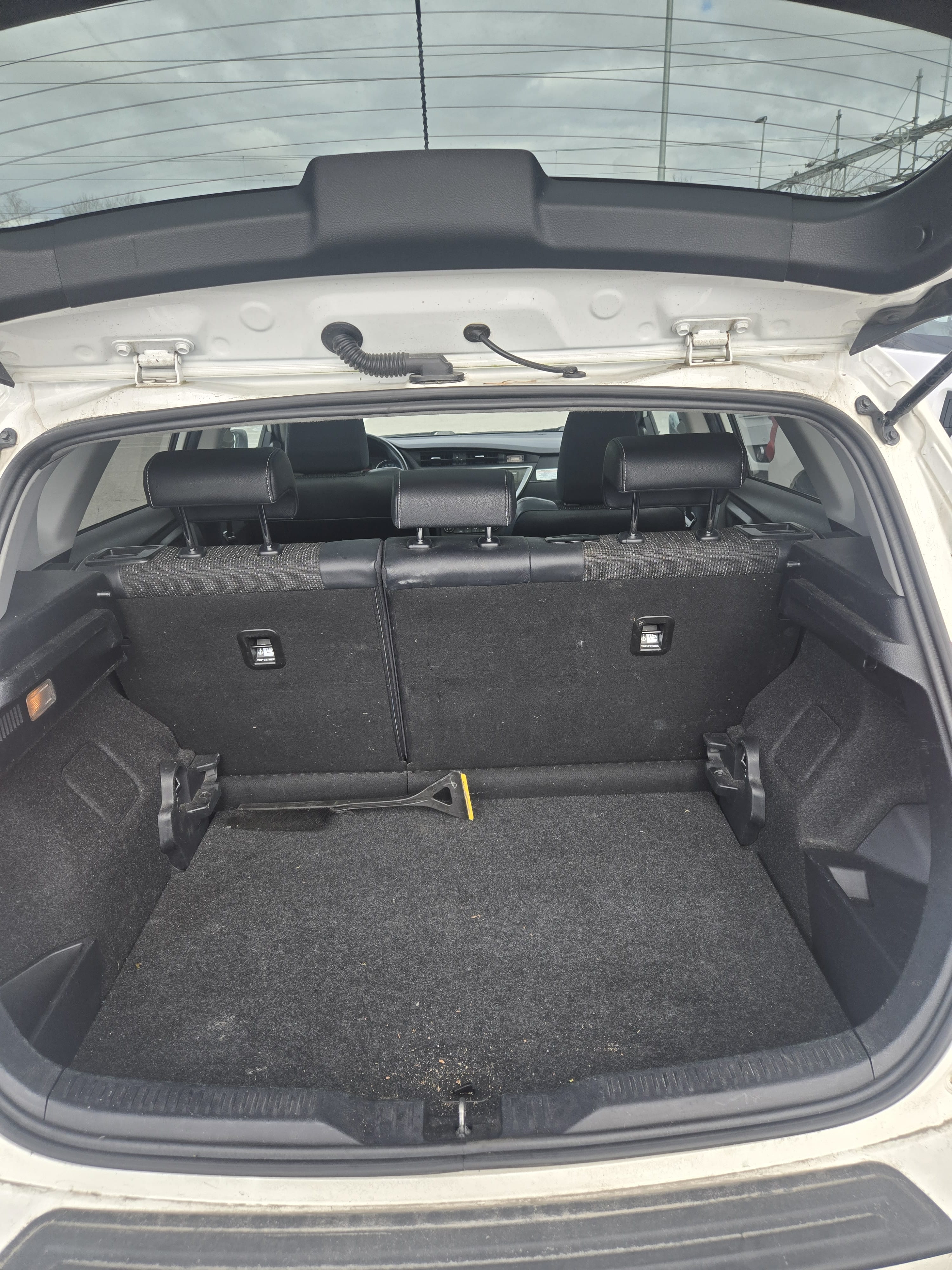 Toyota Auris 1,8 Hybrid, Automat, Panorama tak med Vinterdekk