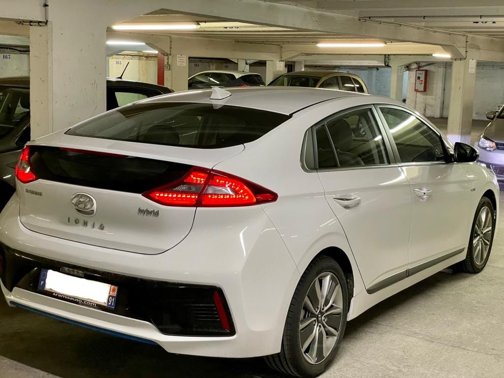 Hyundai Ioniq avec GPS