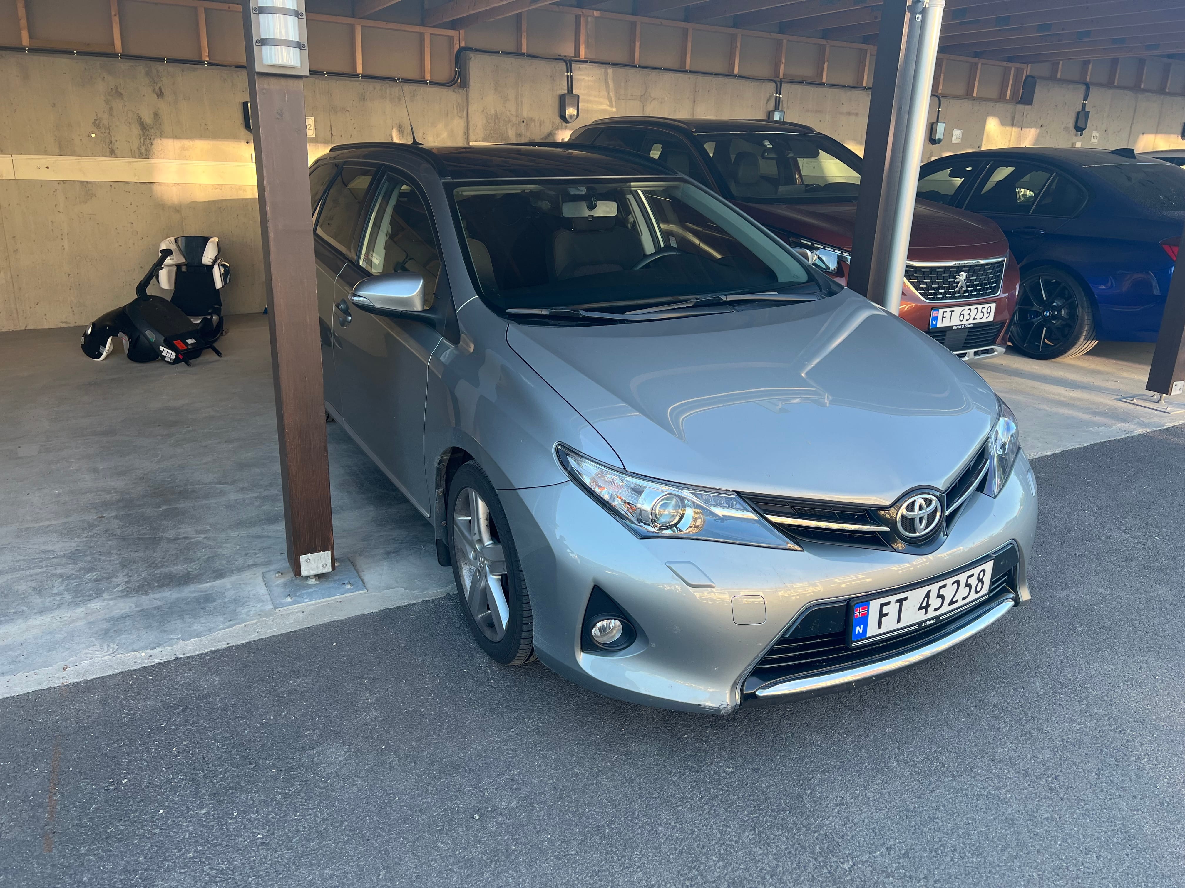 Toyota Auris, 2013, Blyfri 95