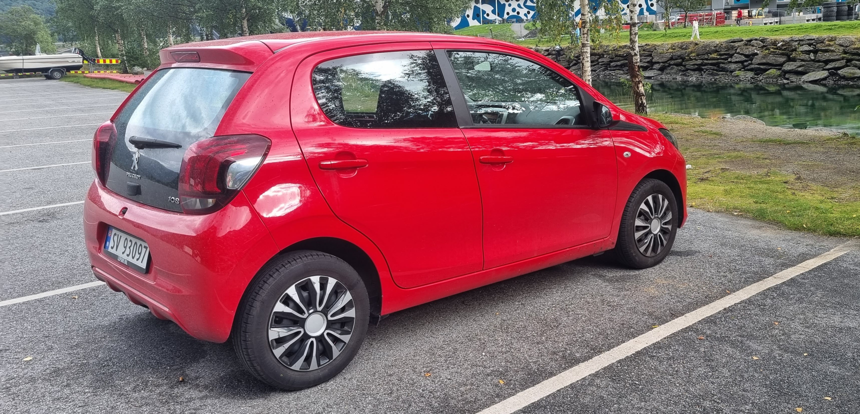 Peugeot 108 - Voss med Bluetooth audio