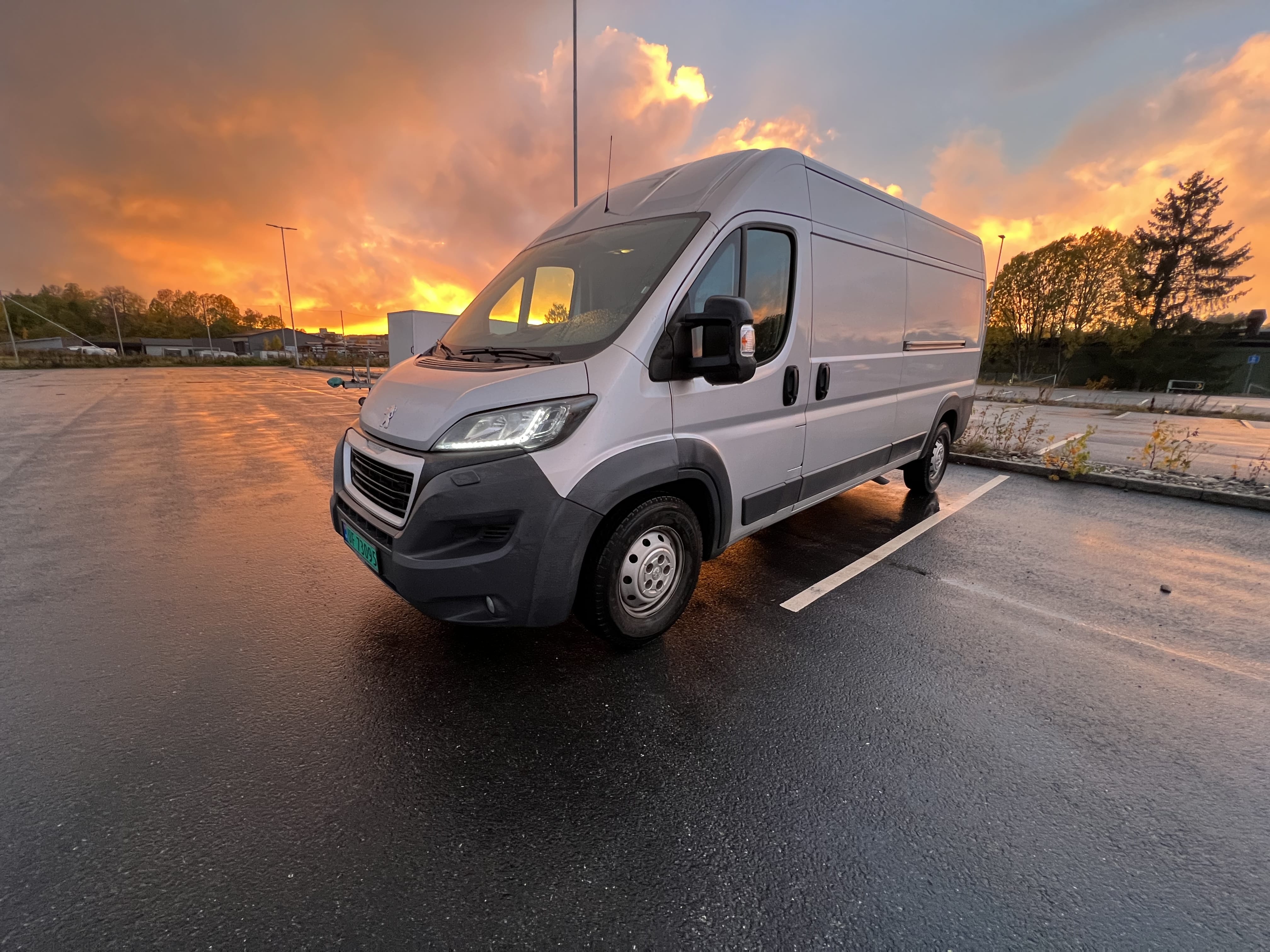 Peugeot Boxer 2.0 diesel med Aircondition