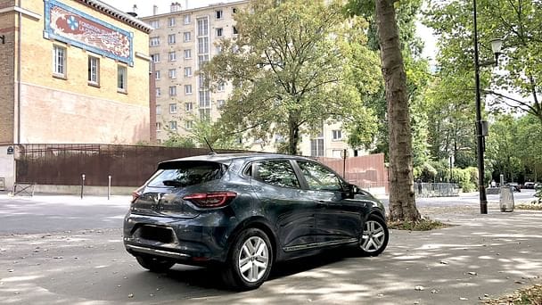 Renault Clio E-tech FV369 avec GPS