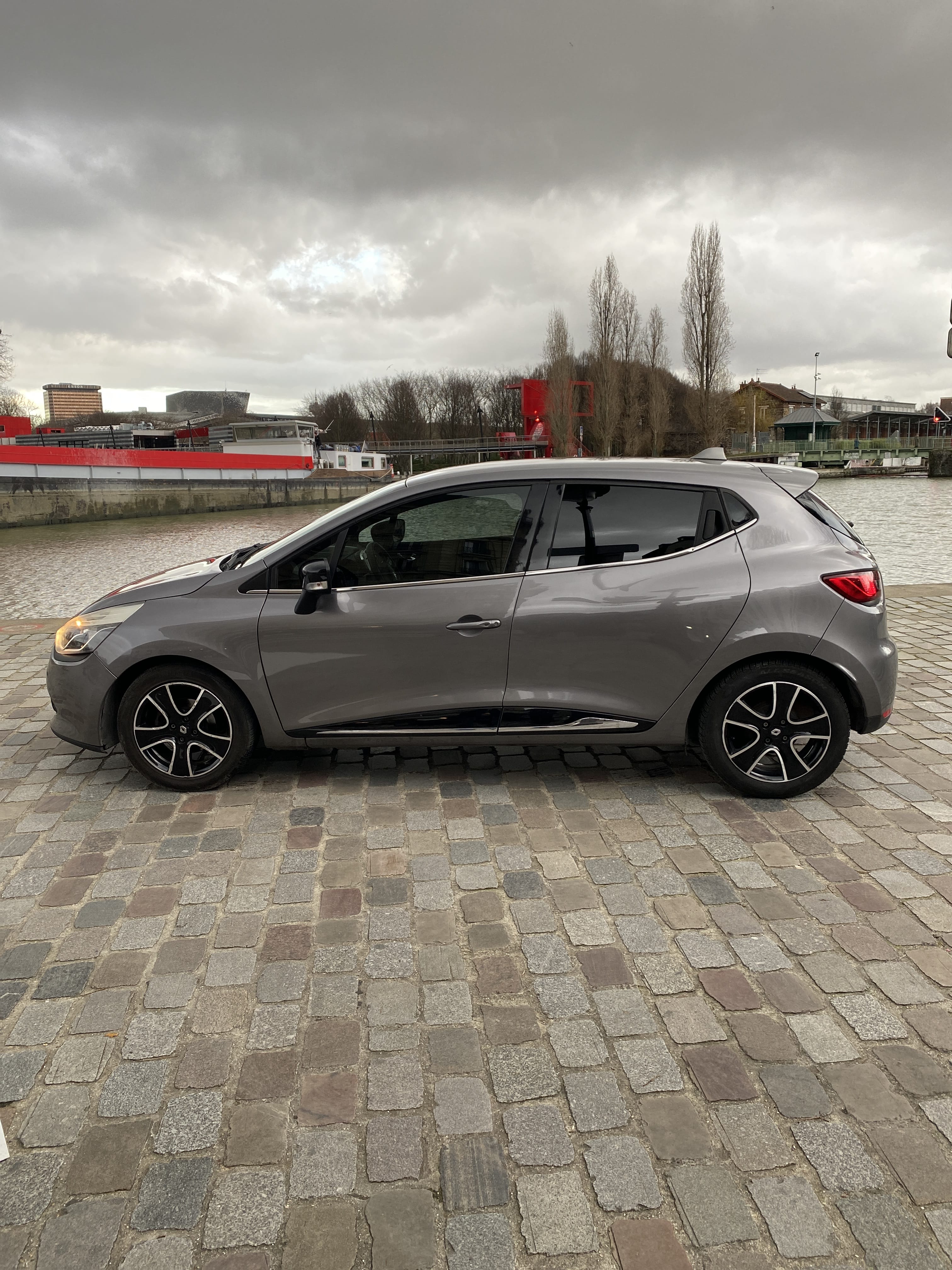 Renault Clio avec Climatisation