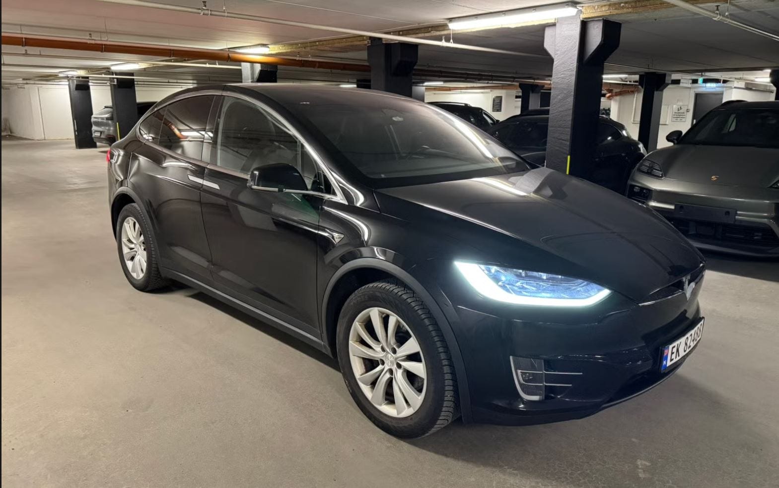 Tesla Model X med Aircondition