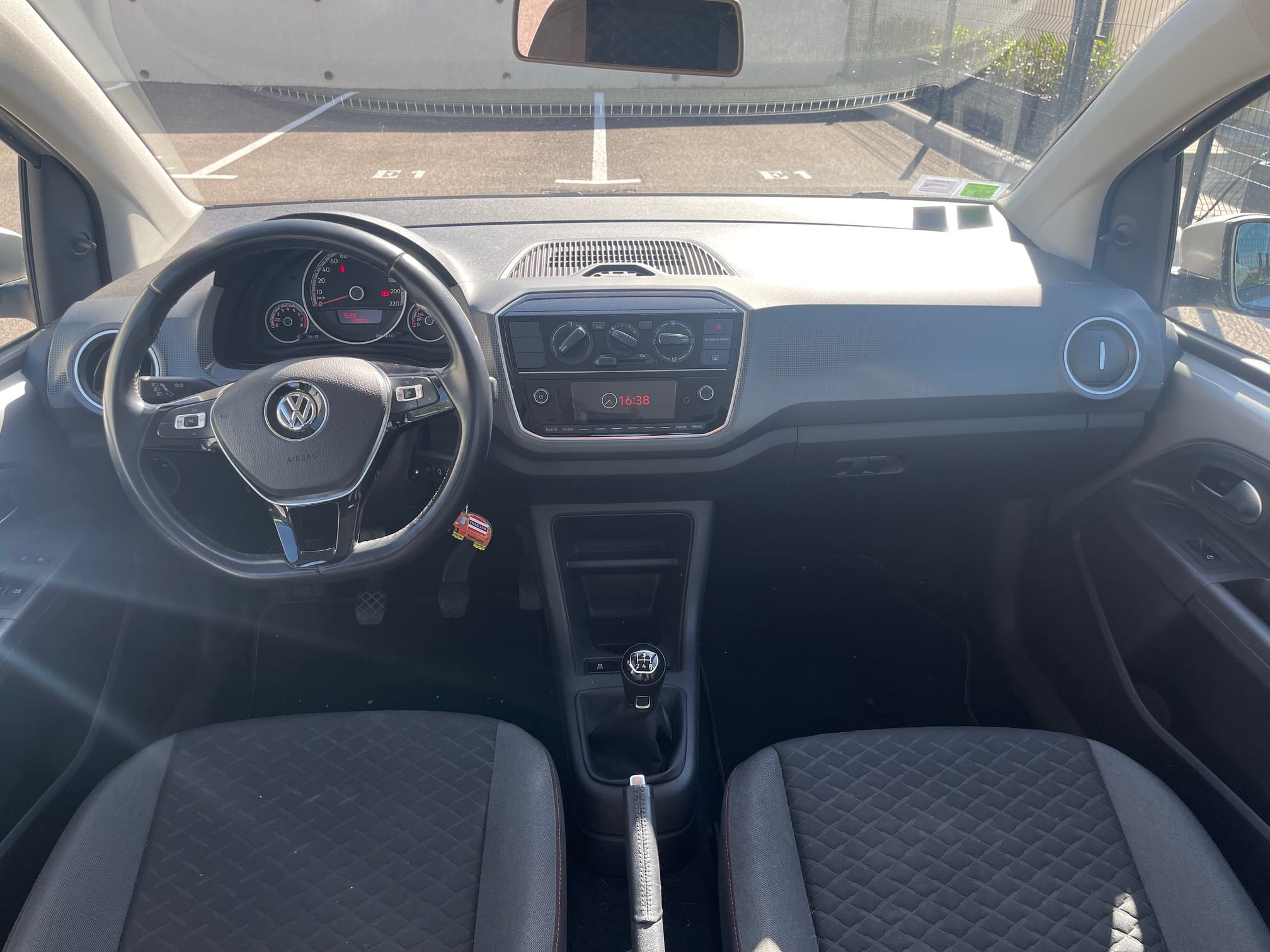 Volkswagen Up! 75ch avec Entrée audio / iPod
