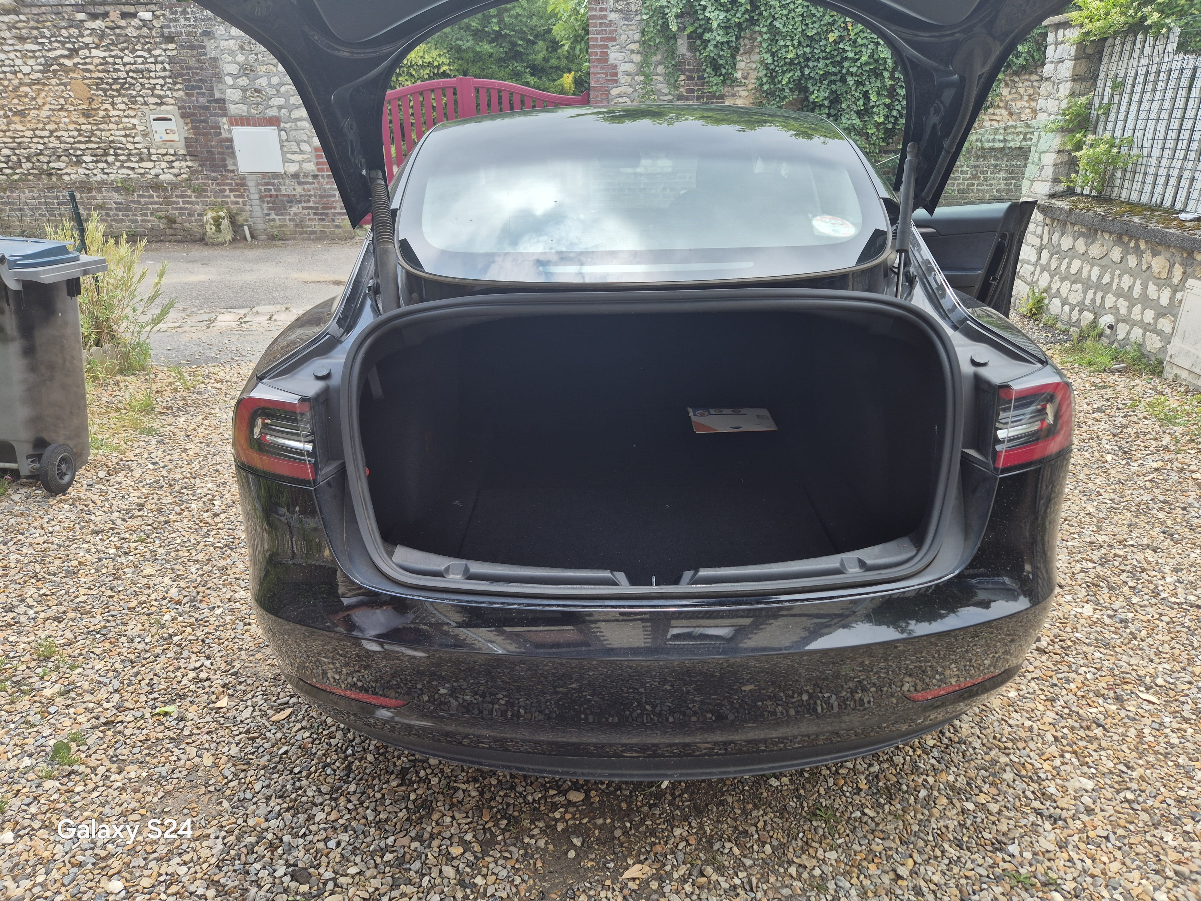 Tesla Model 3 Performance avec Audio Bluetooth