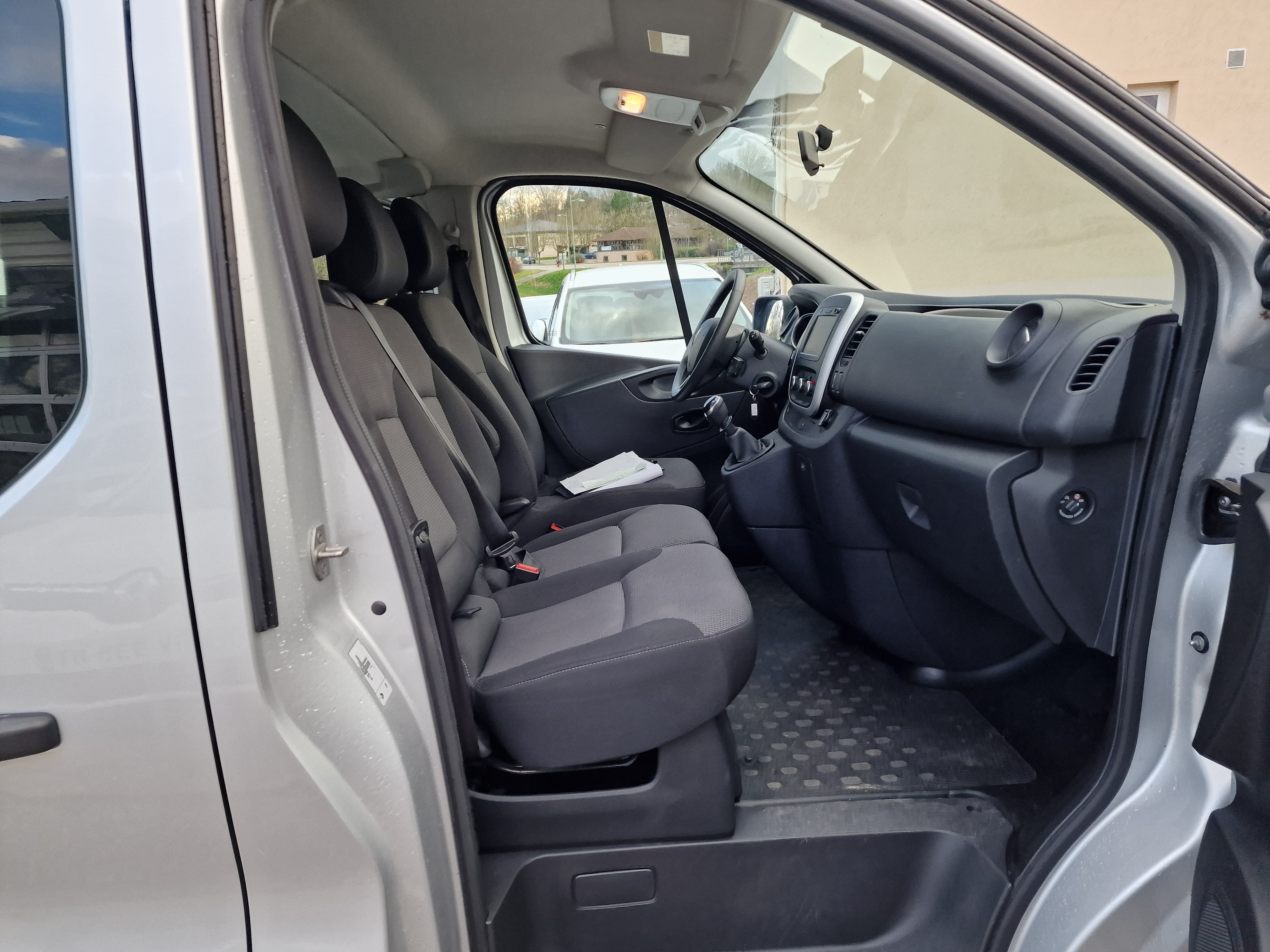 Renault Trafic Passenger avec Pneus neige