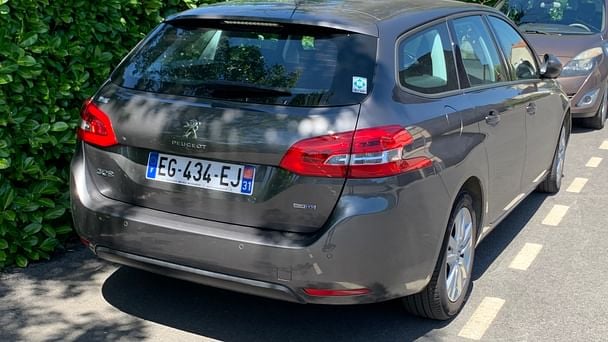 Peugeot 308 SW 1.6 HDI 120 cv AUTO avec GPS