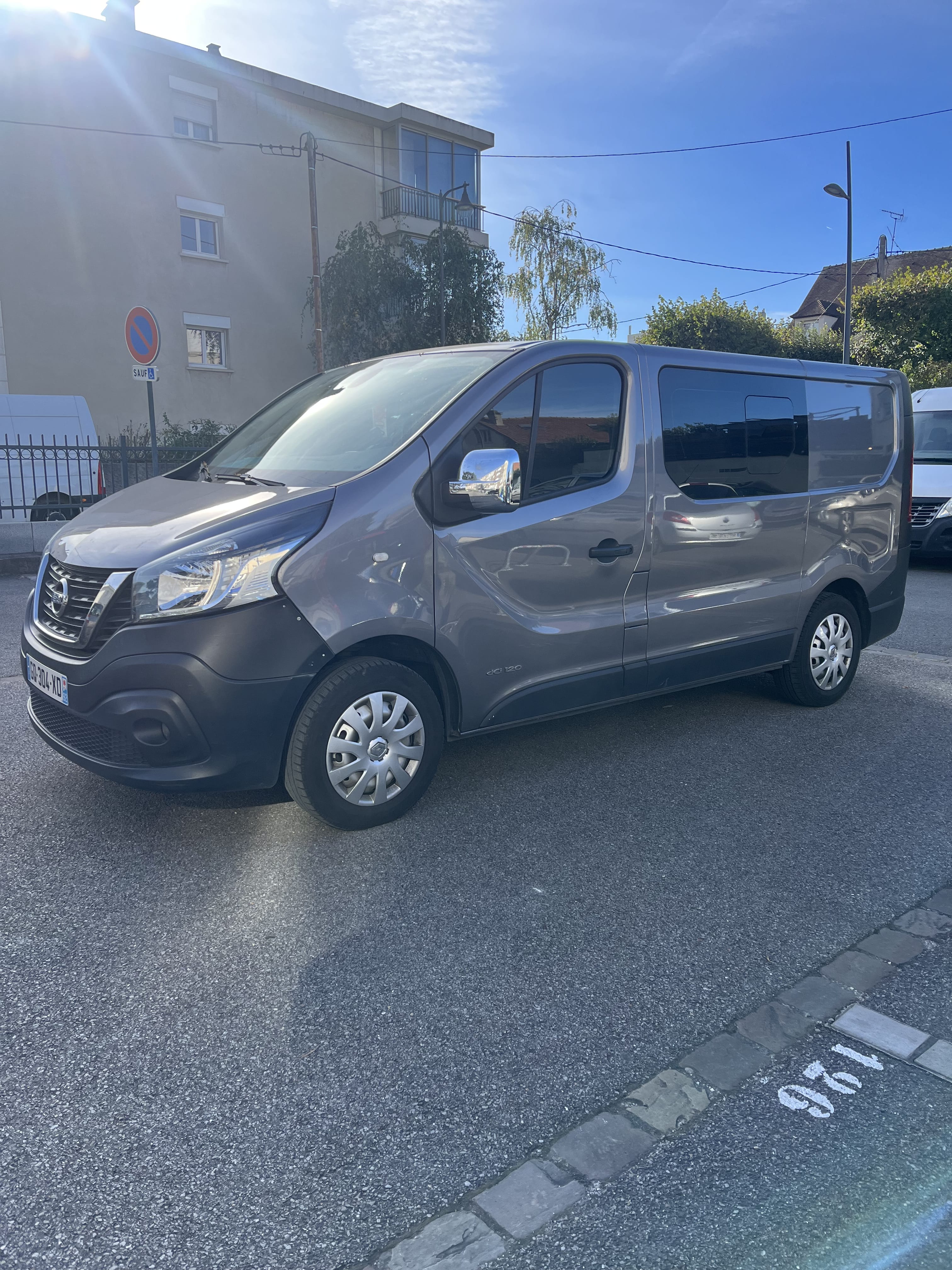 Nissan NV300 Minibus avec GPS
