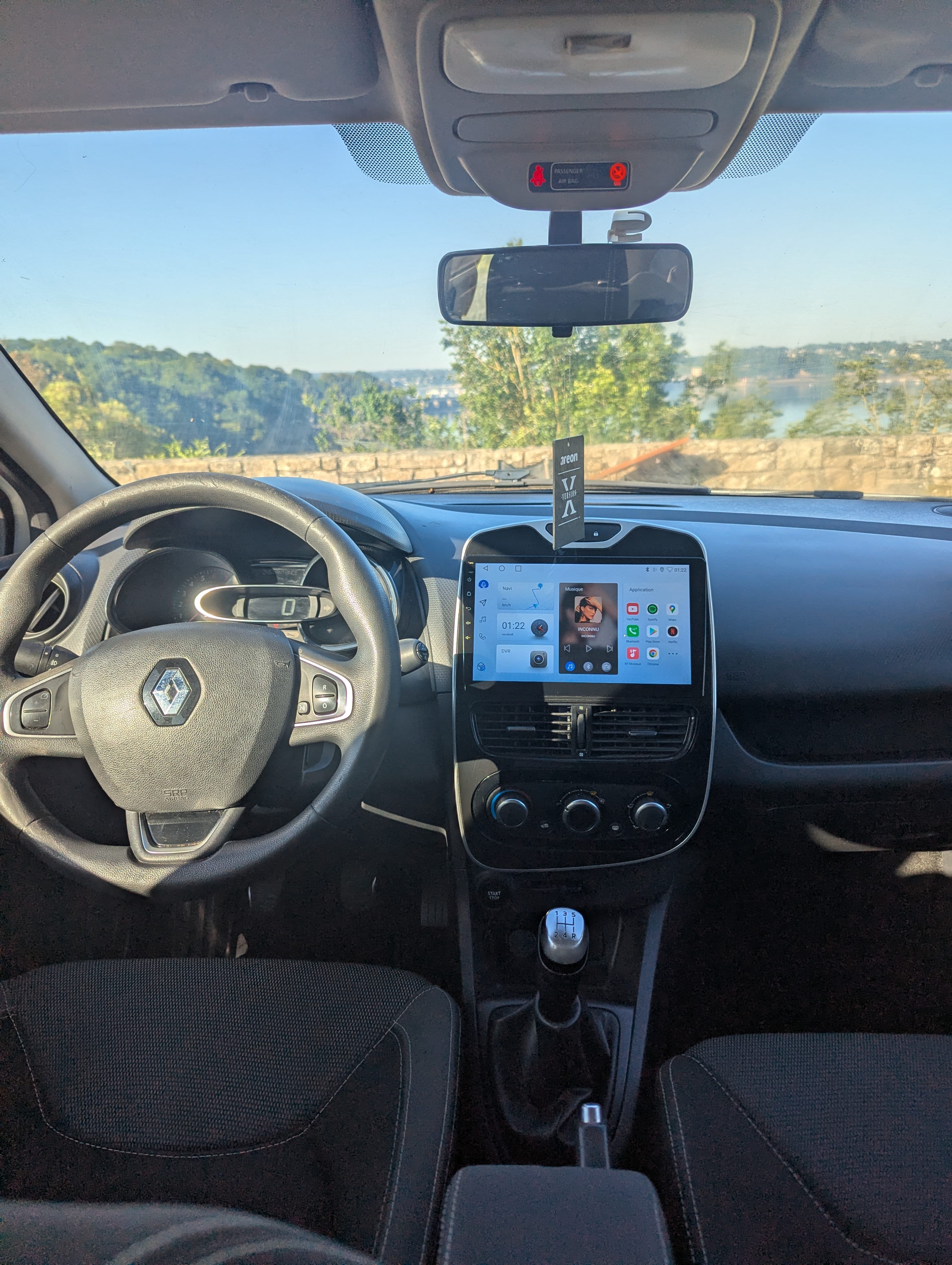 Renault Clio avec Autoradio